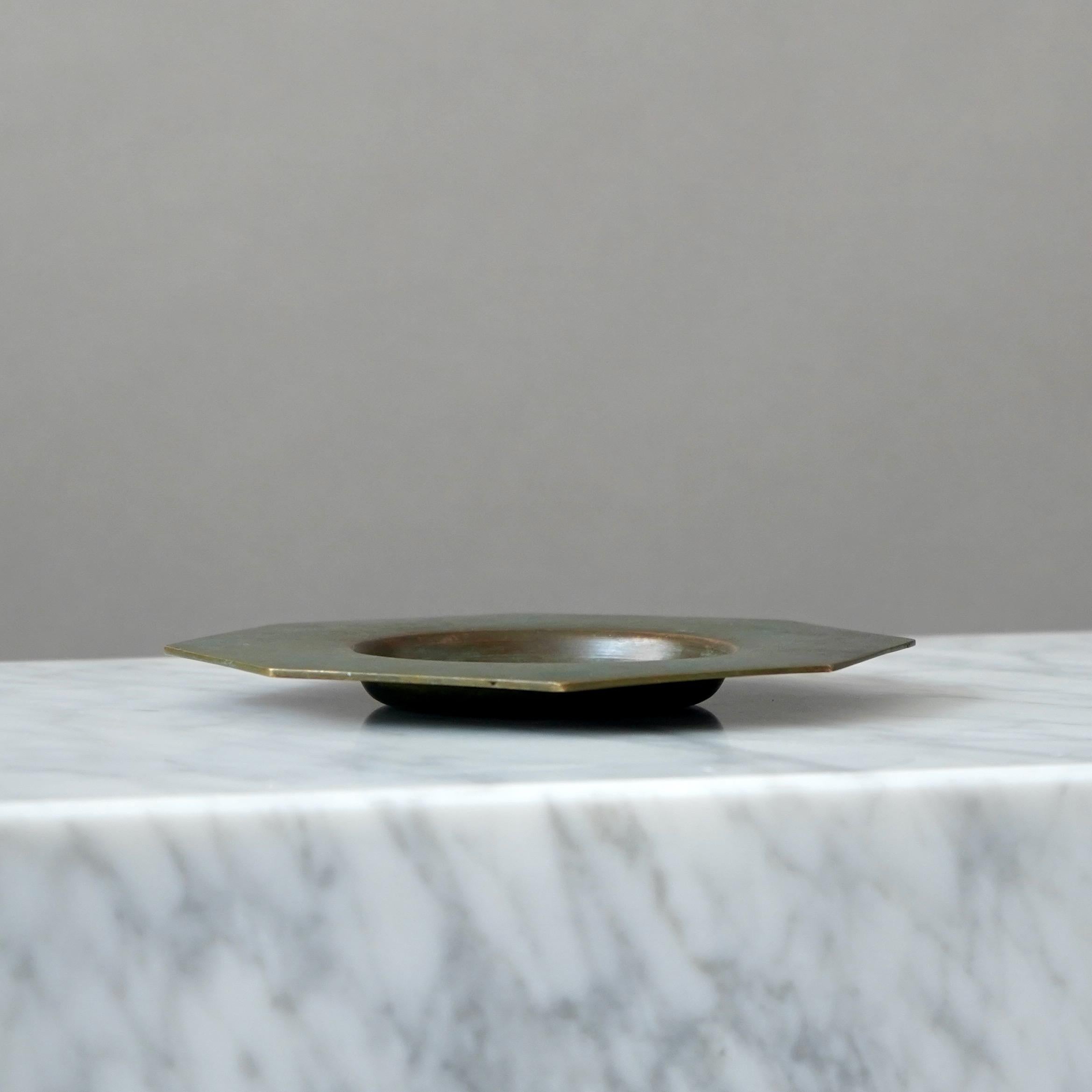Scandinavian Modern Art Deco Bronze Dish by GAB Guldsmedsaktiebolaget, Sweden, 1930s For Sale