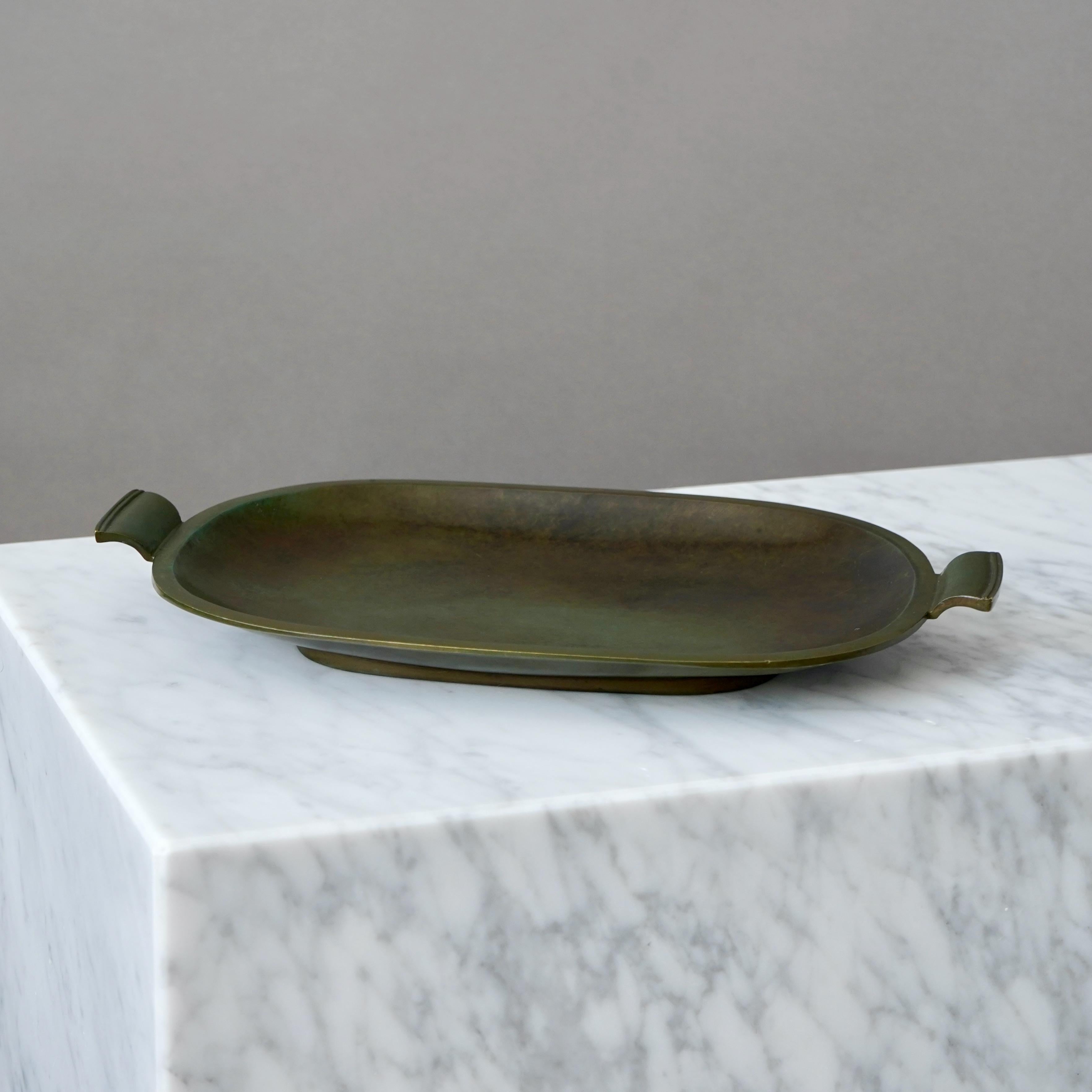 Moulage Plat en bronze Art déco par GAB Guldsmedsaktiebolaget, Suède, années 1930 en vente