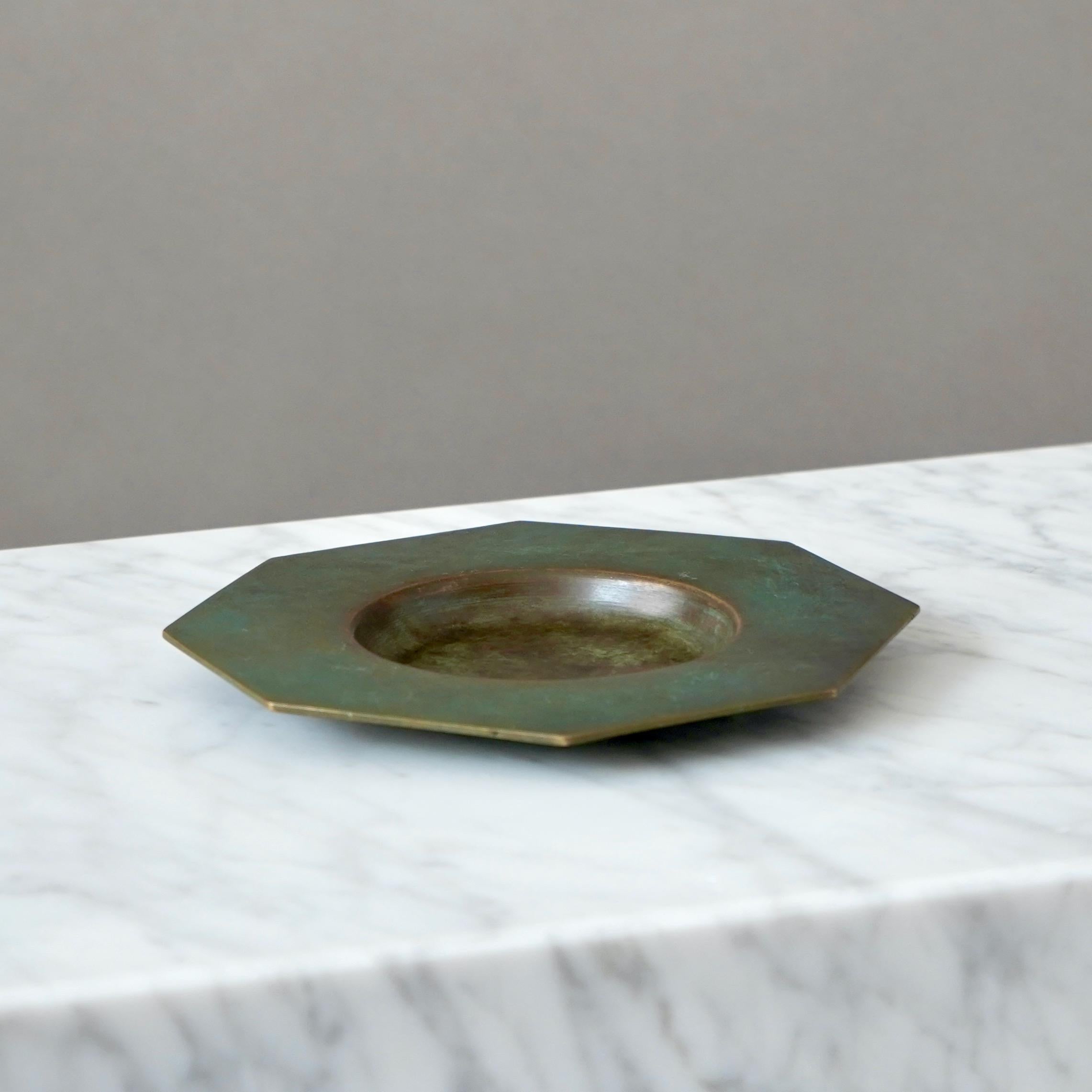 Cast Art Deco Bronze Dish by GAB Guldsmedsaktiebolaget, Sweden, 1930s For Sale