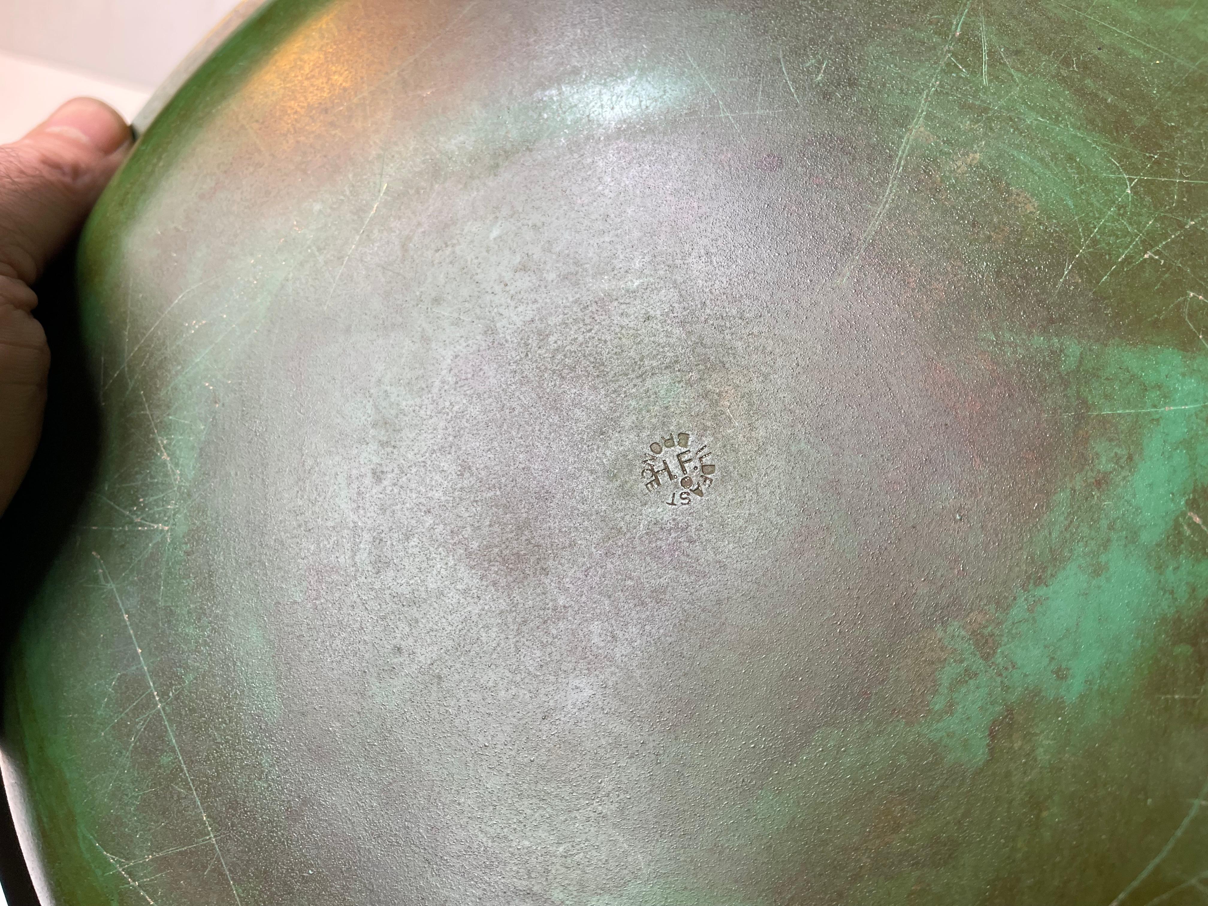 Metà XX secolo Piatto in bronzo Art Deco w. Patina verde di Verdigris di Holger Fridericias, anni '30 in vendita