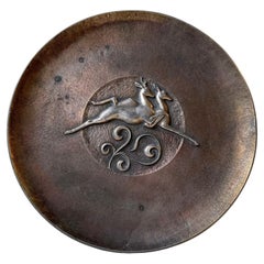 Plat en bronze Art Déco avec antilopes, années 1930