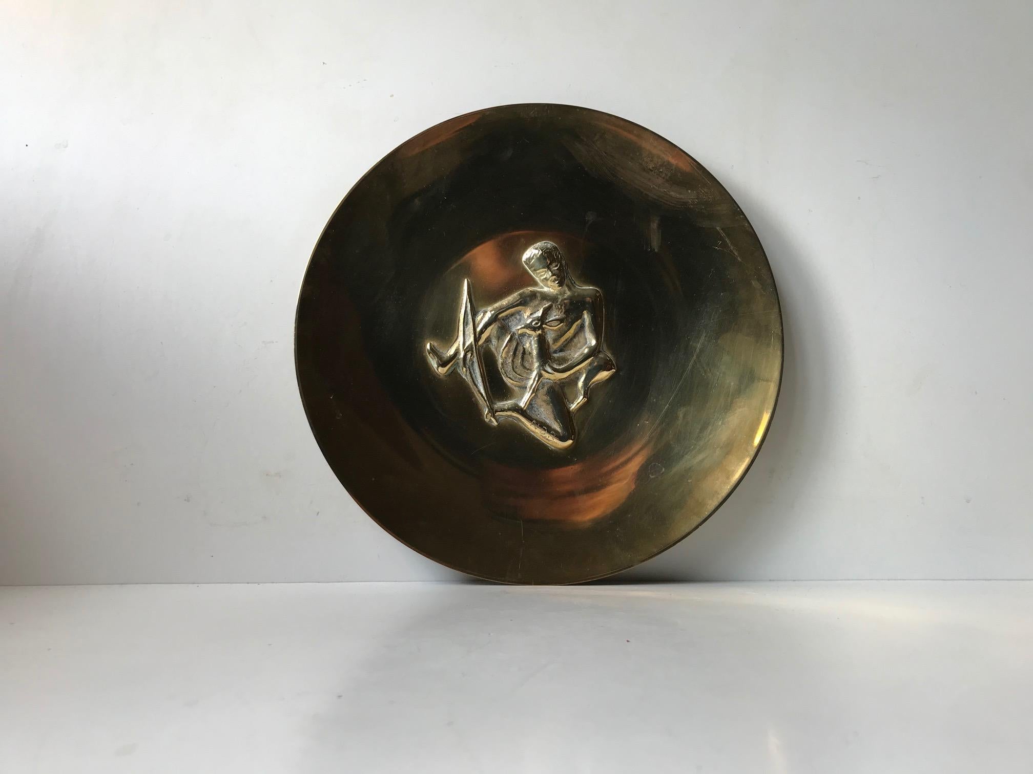 Polished Art Deco Bronze Dish with Bow Hunter by N. Dam Ravn, Denmark, 1930s For Sale