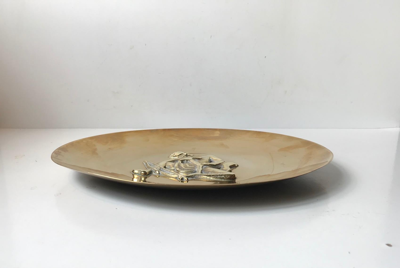 Art Deco Bronze Dish with Bow Hunter by N. Dam Ravn, Denmark, 1930s In Good Condition For Sale In Esbjerg, DK