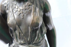 Art-déco-Bronze, ägyptisches Mädchen mit Wasserkrug, groß im Stil von F.Ghilmany