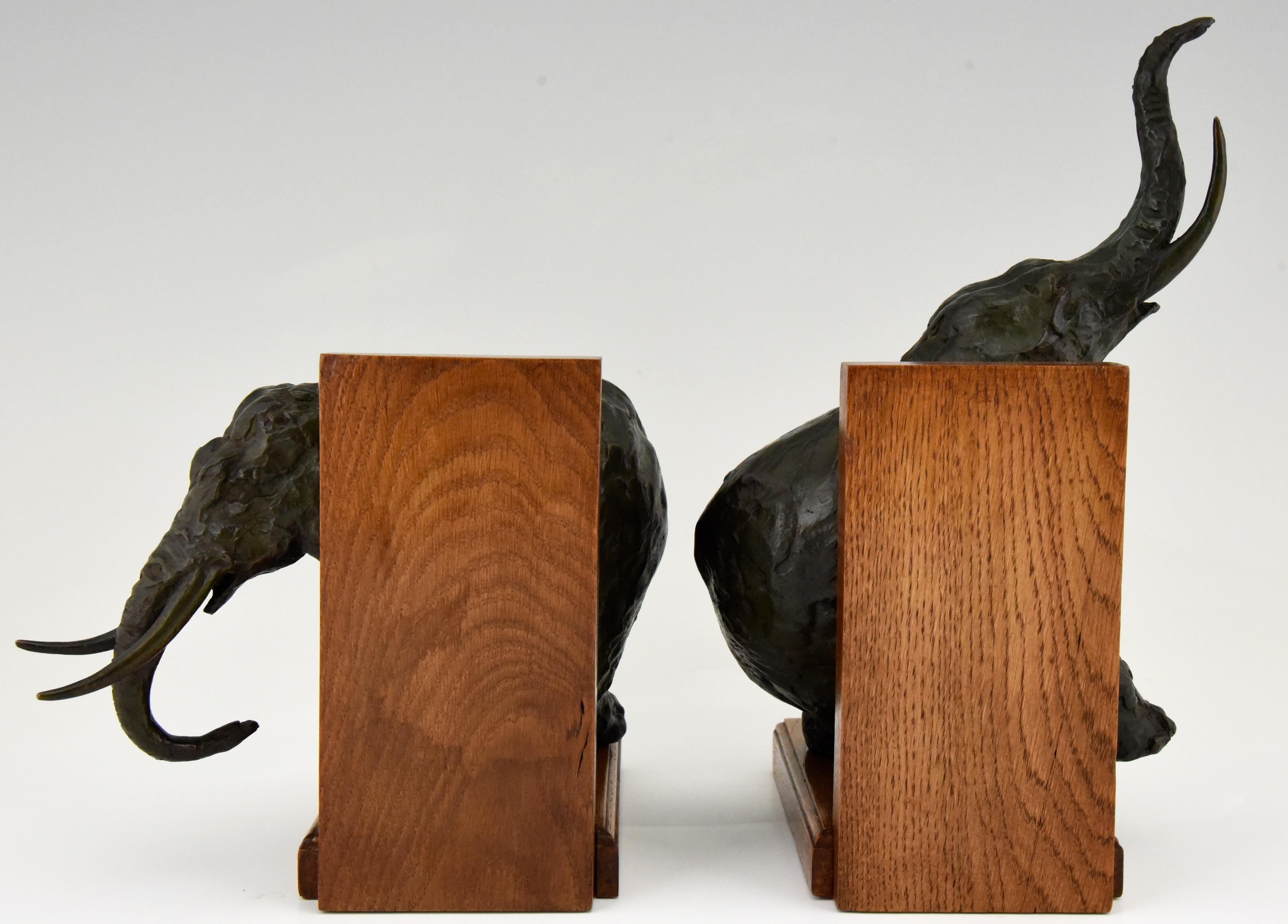 Patinated Art Deco bronze elephant bookends Ary Bitter Susse Freres Foundry, 1920