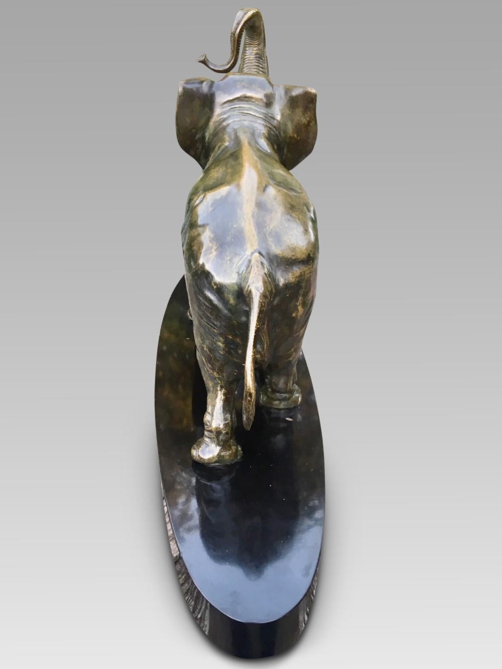 Moulage Éléphant en bronze Art Déco par Rochard, français, vers les années 1930 en vente