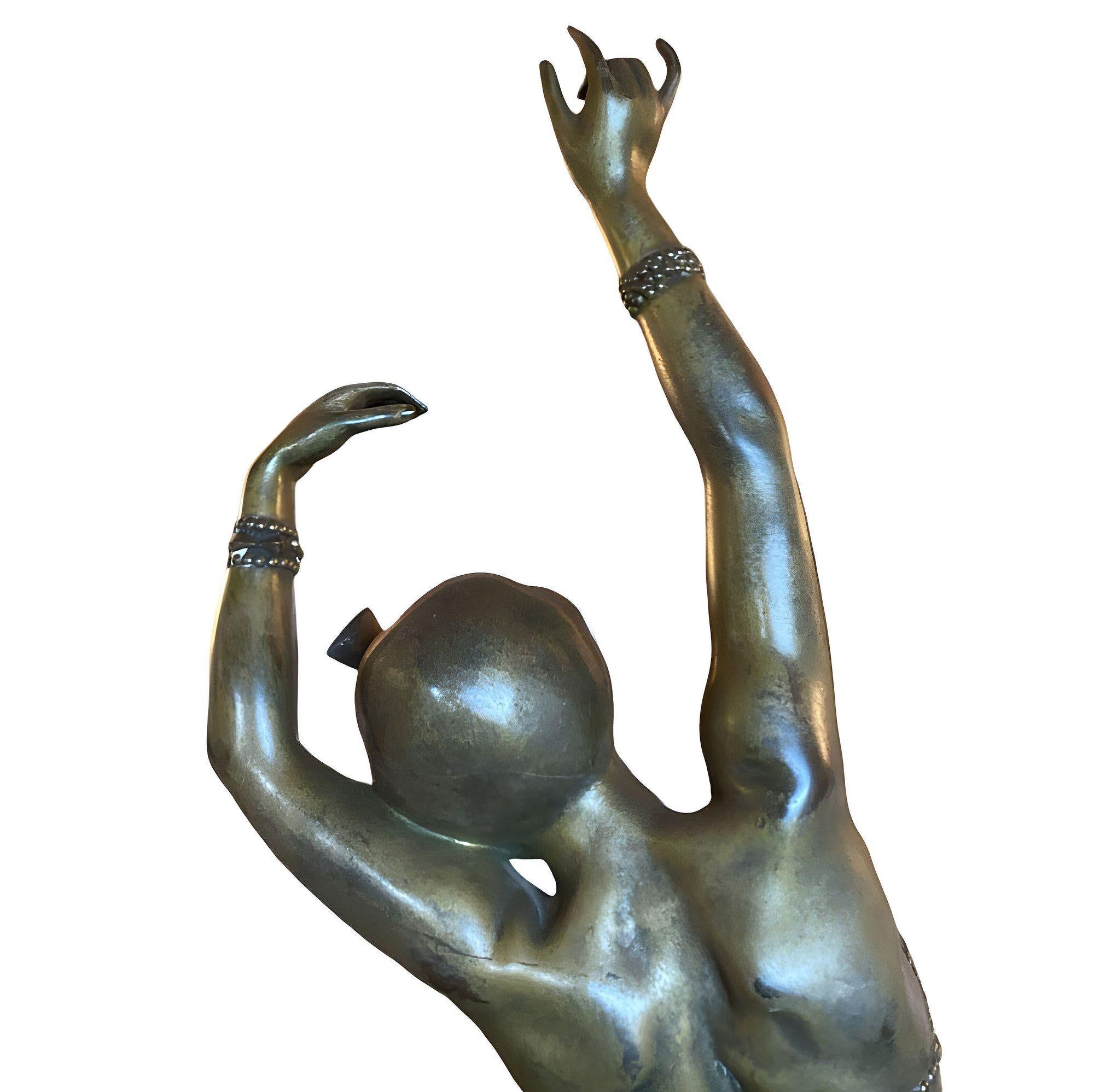 Statue de jeune fille Flapper en bronze Art Déco sur marbre par Affortunato Gory en vente 2