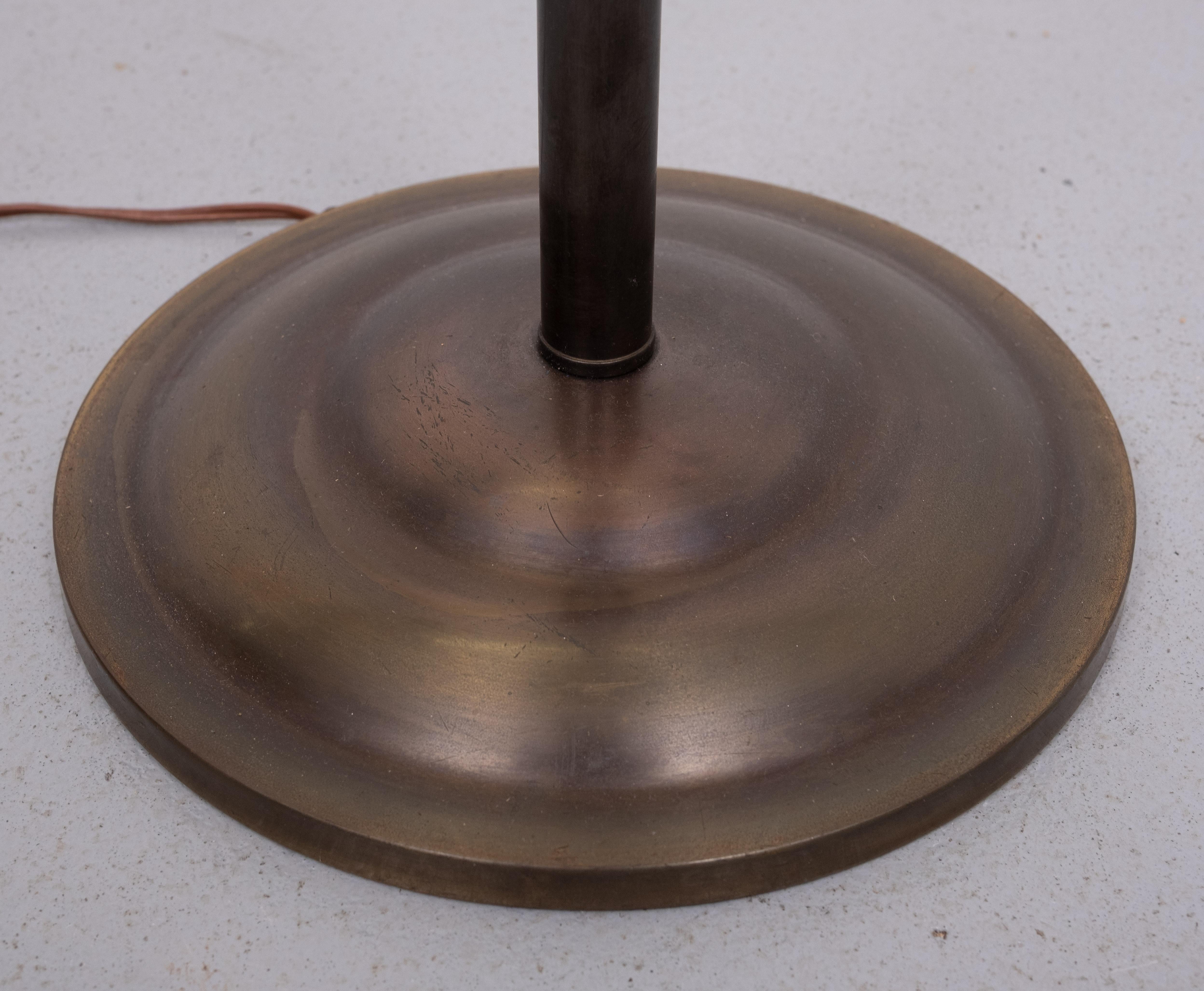 Art Deco  Bronze Floor lamp France 1930s In Good Condition For Sale In Den Haag, NL