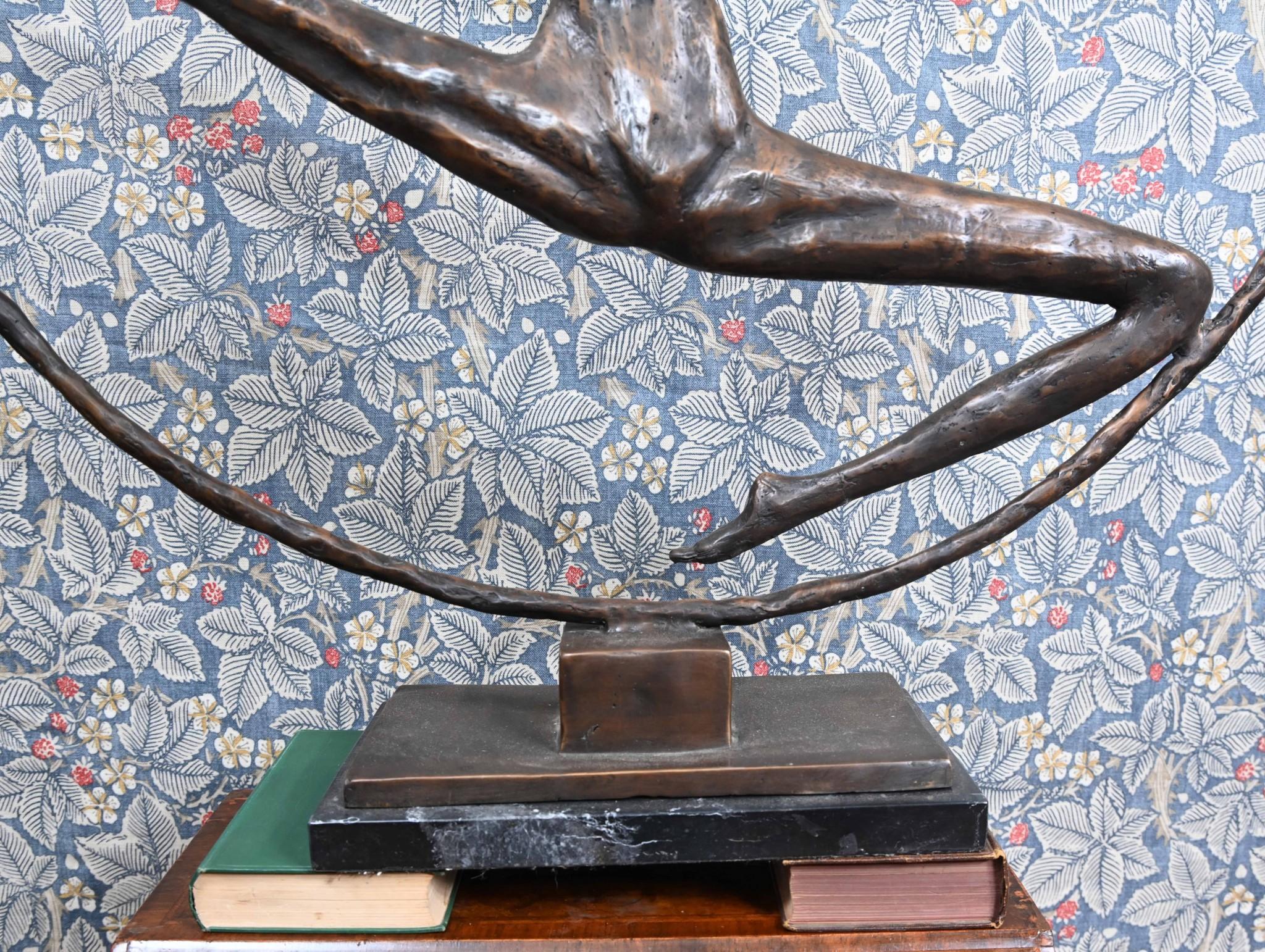 Art Deco Bronze Hoop Dancer Figurine Statue Roaring Twenties en vente 8