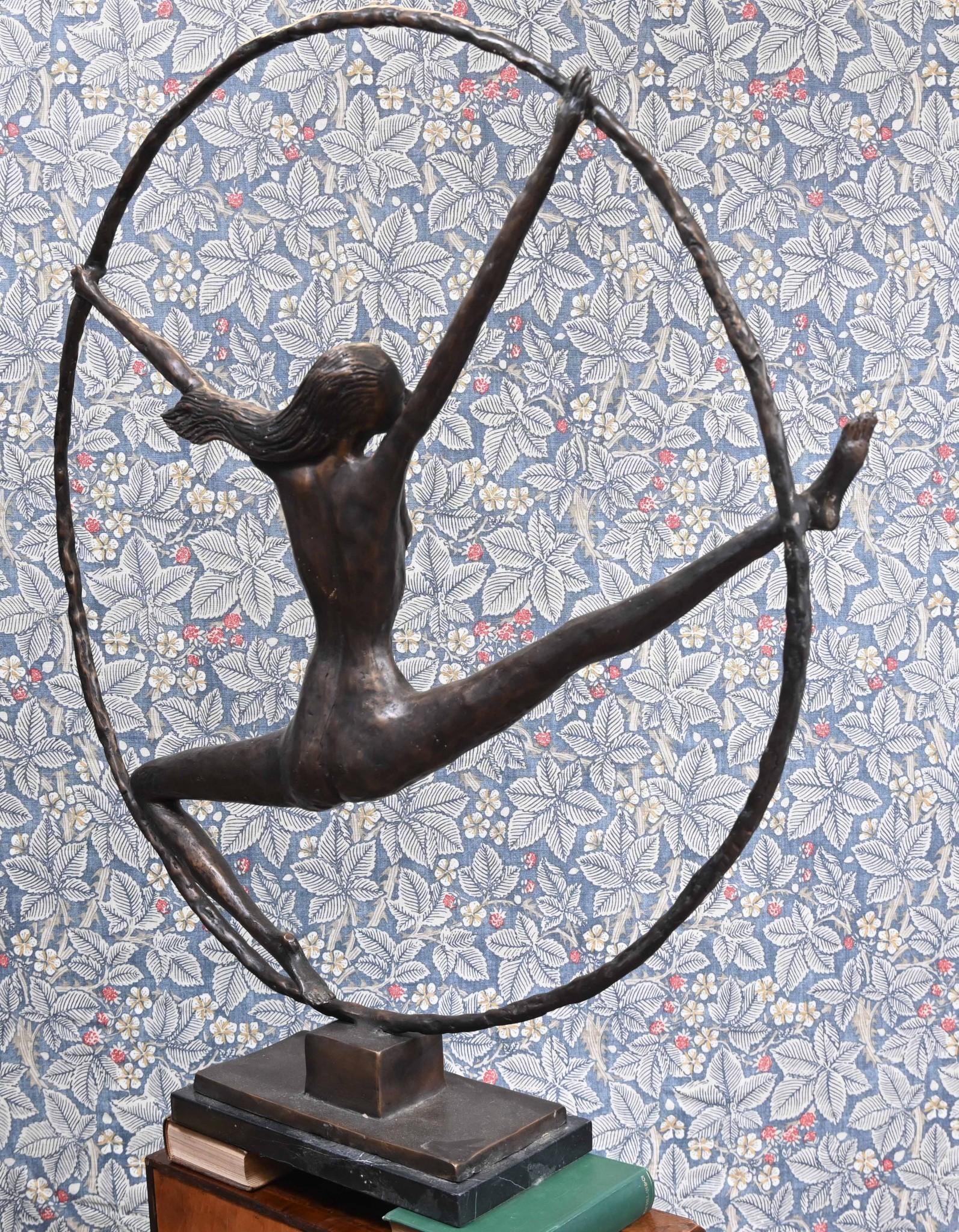 Art Deco Bronze Hoop Dancer Figurine Statue Roaring Twenties en vente 3