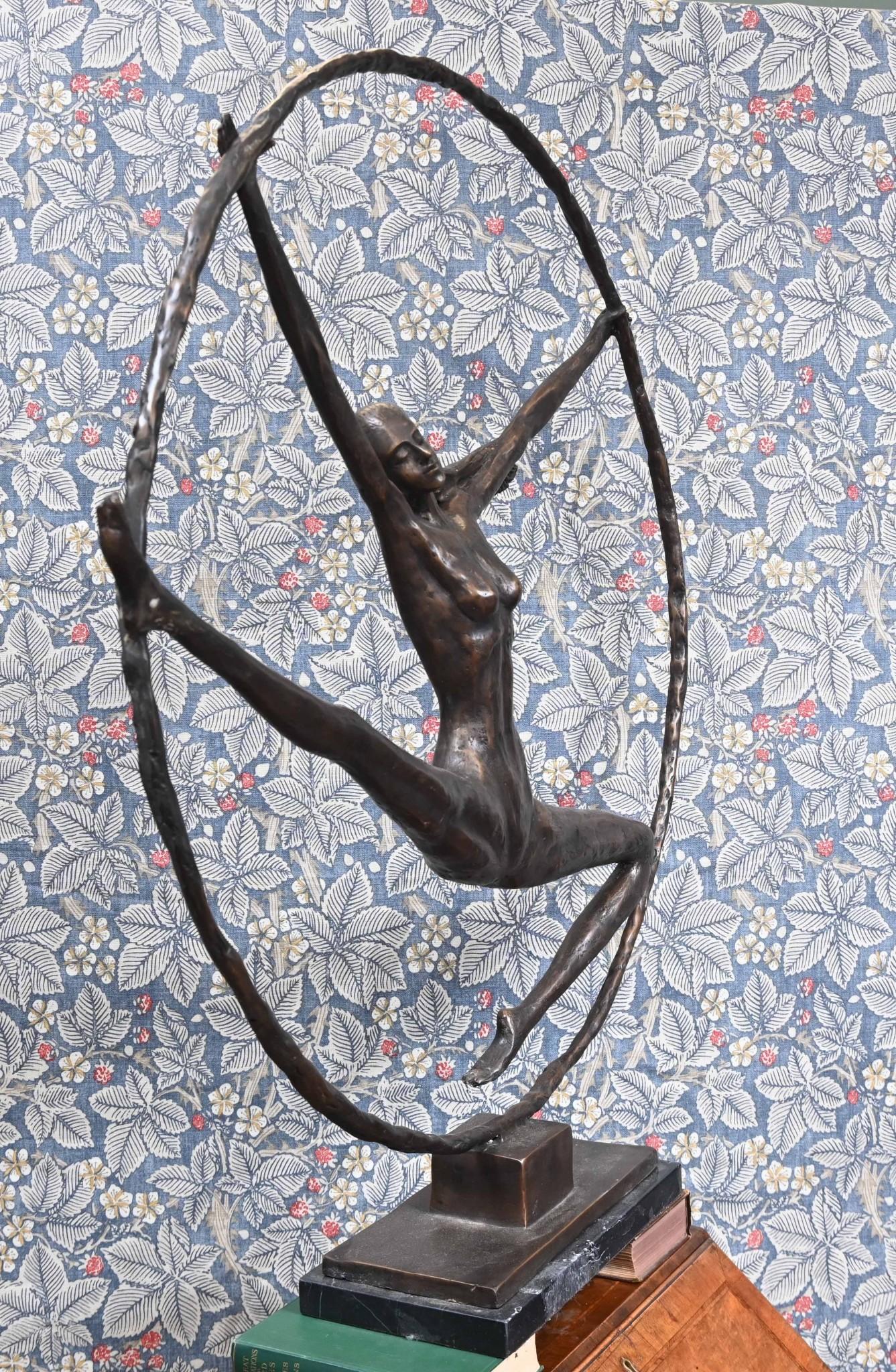 Art Deco Bronze Hoop Dancer Figurine Statue Roaring Twenties en vente 5