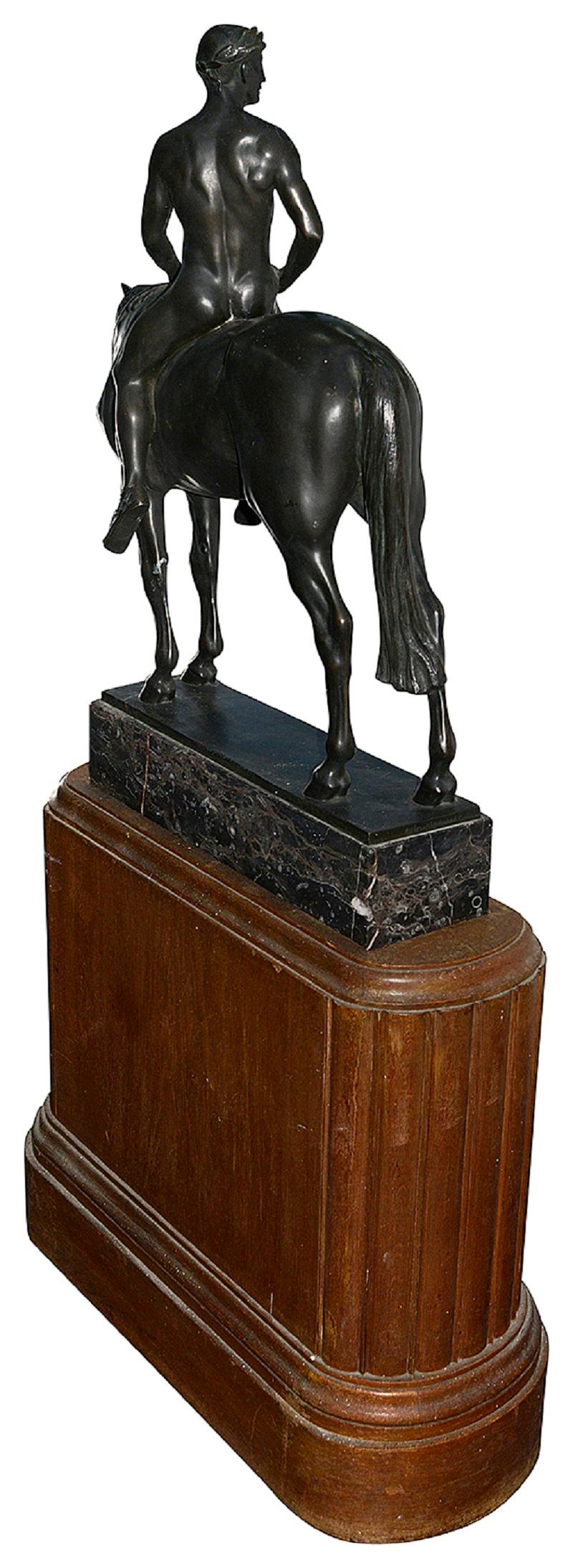 XX secolo Cavaliere in bronzo Art Deco, A. Hulsman. Altezza 162 cm, anni '20 in vendita