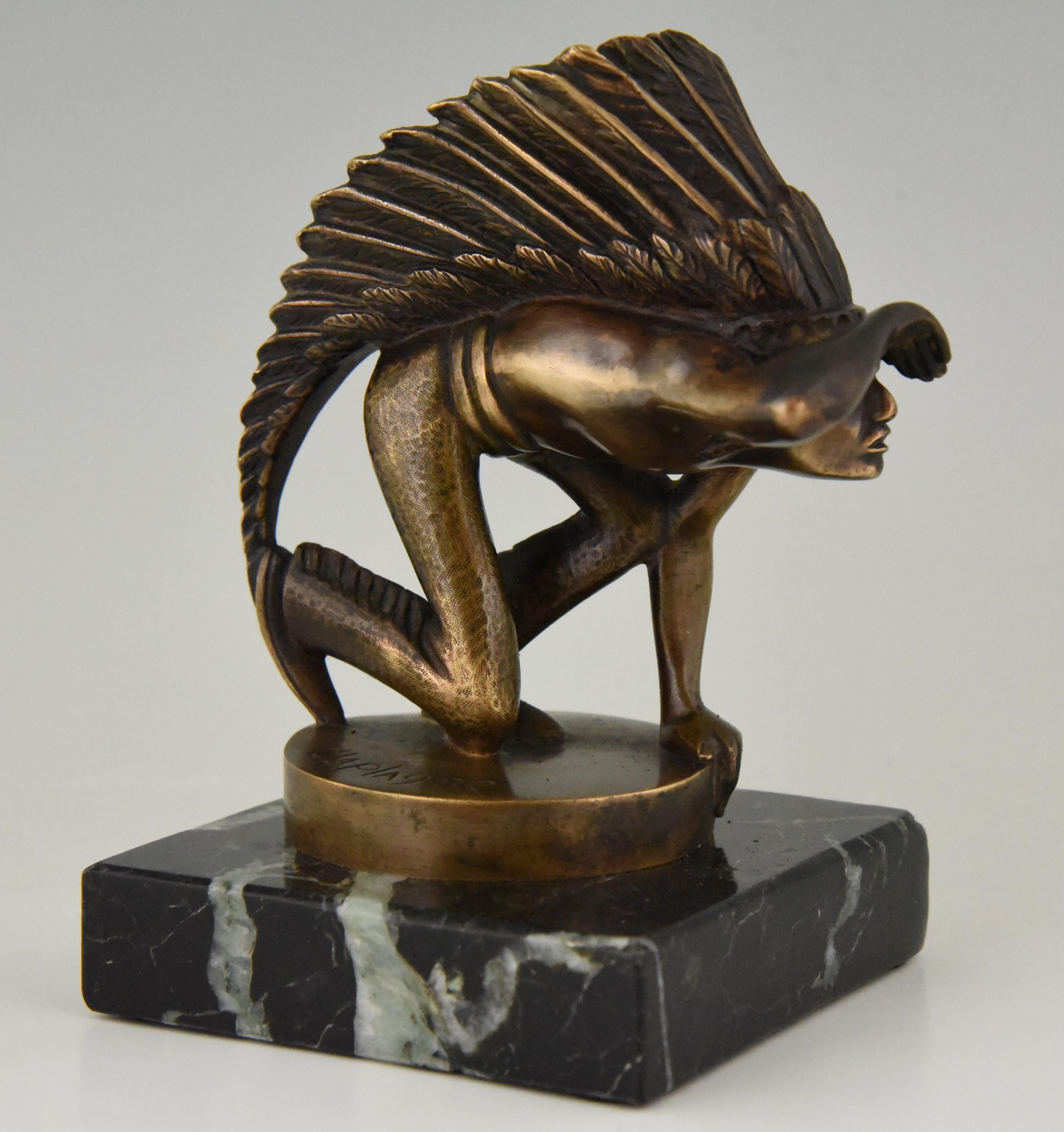 Patiné Mascotte de voiture de vigie indienne en bronze Art Déco Guillaume Laplagne:: 1930