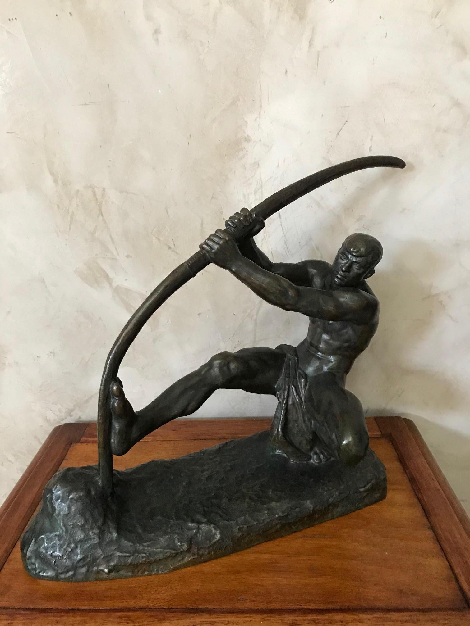 Bel homme en bronze Art Déco du 20ème siècle avec un arc signé par G.Gori du 1925.
Très belle patine brune. Statue très élégante.
Parfait état.