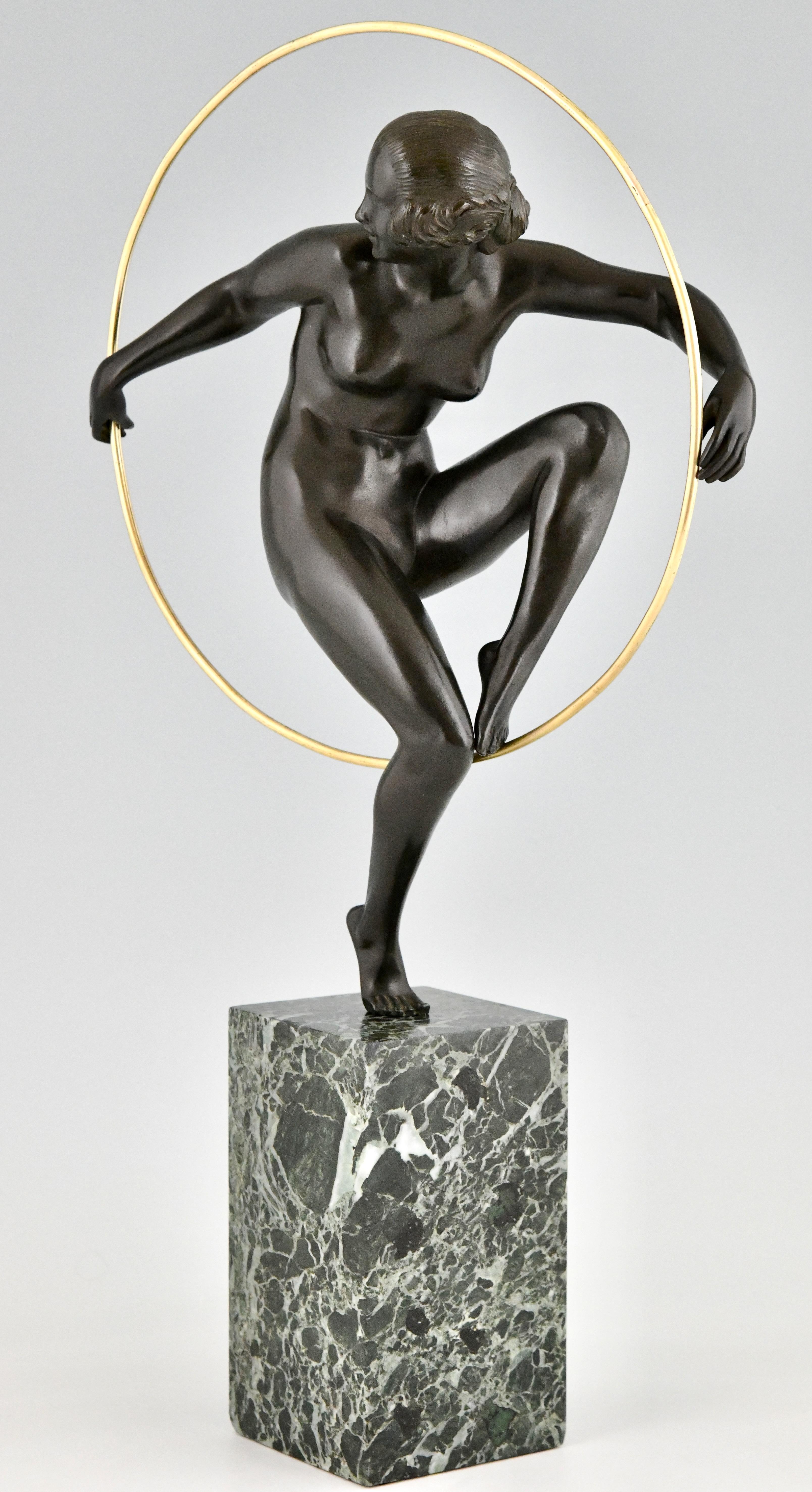 Art Deco bronze nude hoop dancer by Marcel André Bouraine France 1930 In Good Condition For Sale In Antwerp, BE