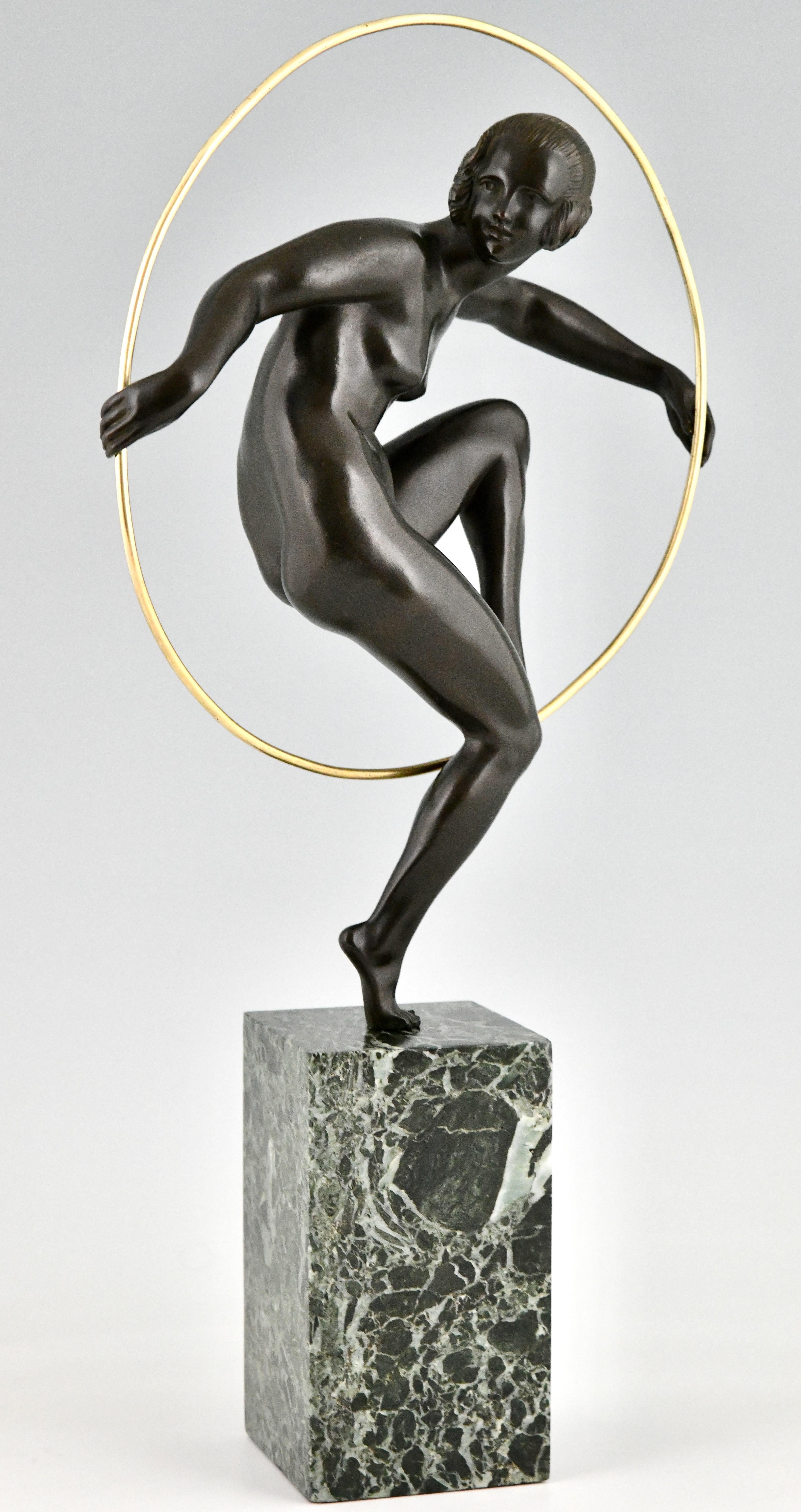 Danseuse de cerceaux en bronze Art Déco par Marcel-André Bouraine France 1930 en vente 2