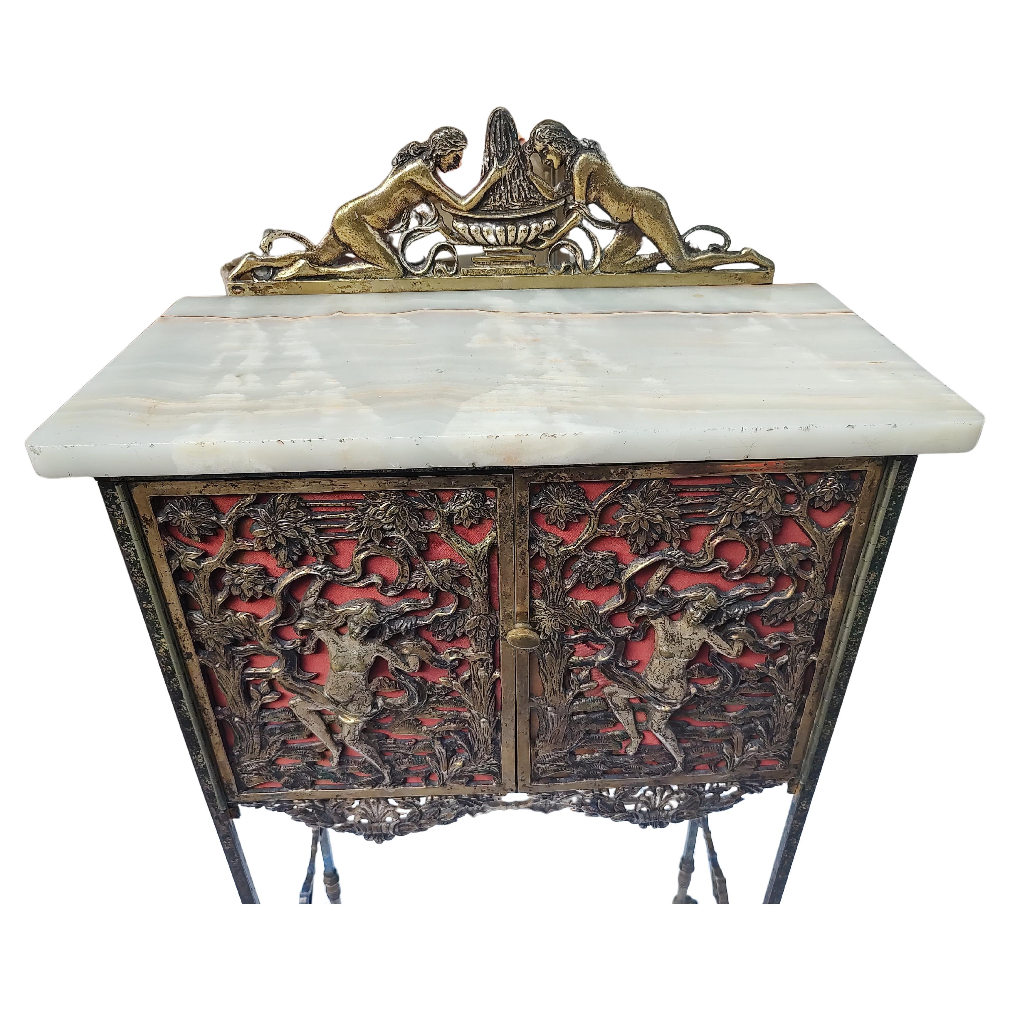 Meuble de rangement Art Déco à 2 portes en bronze et onyx d'Oscar Bach C 1930 Bon état - En vente à Port Jervis, NY