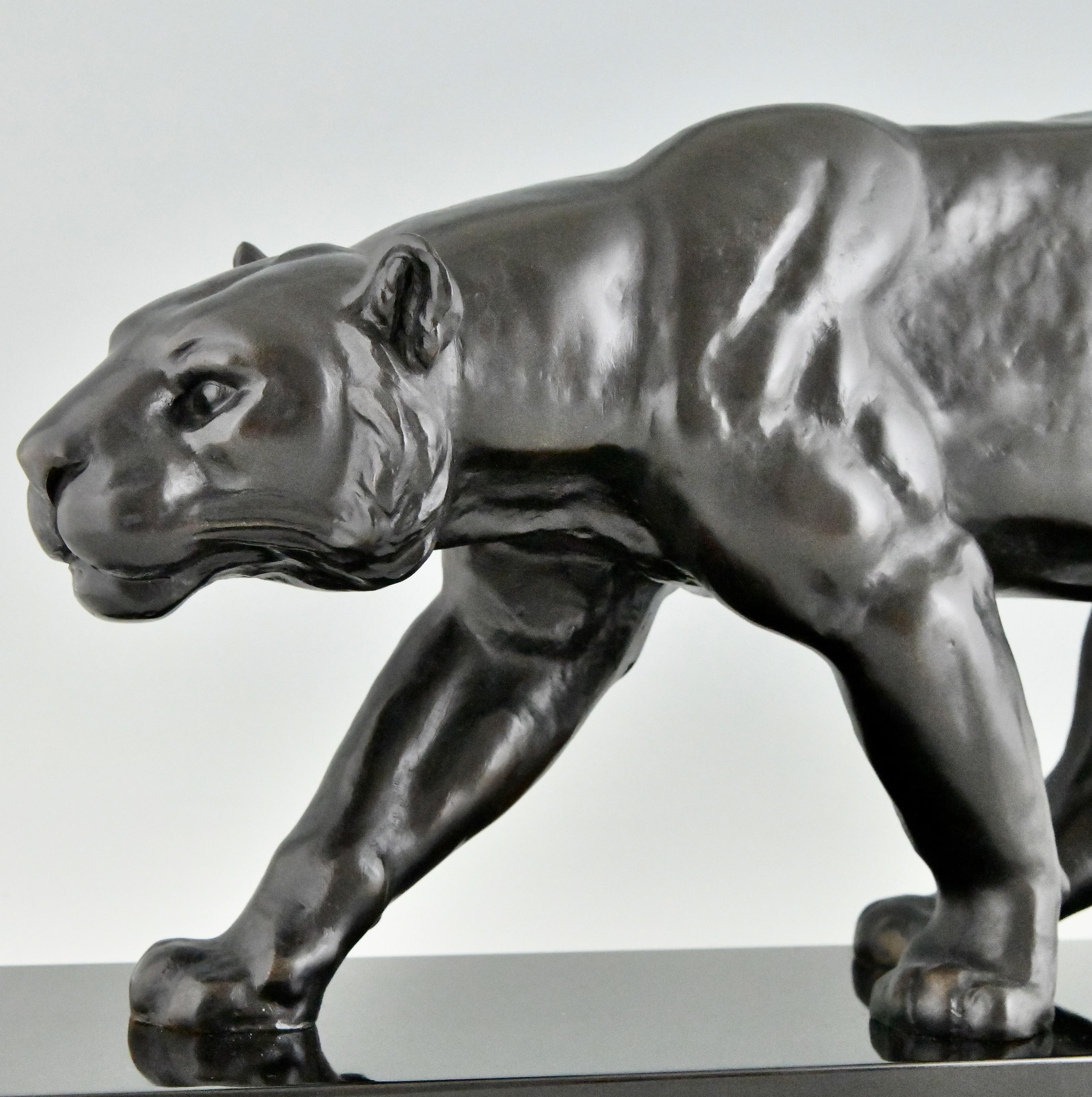 Art Deco Bronze Panther Sculpture Alexandre Ouline Black patina France, 1930 For Sale 4