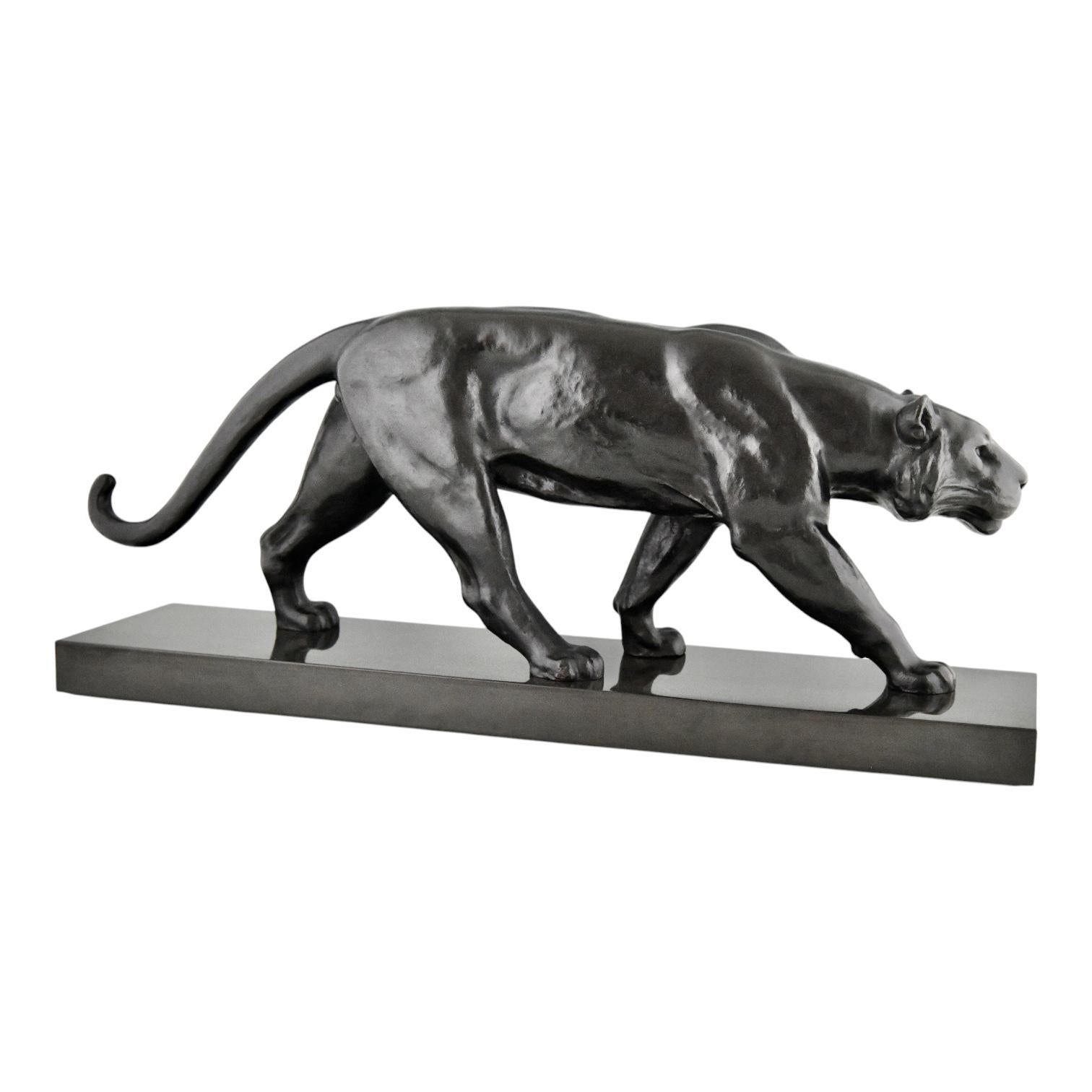 Patinated Art Deco Bronze Panther Sculpture Alexandre Ouline Black patina France, 1930