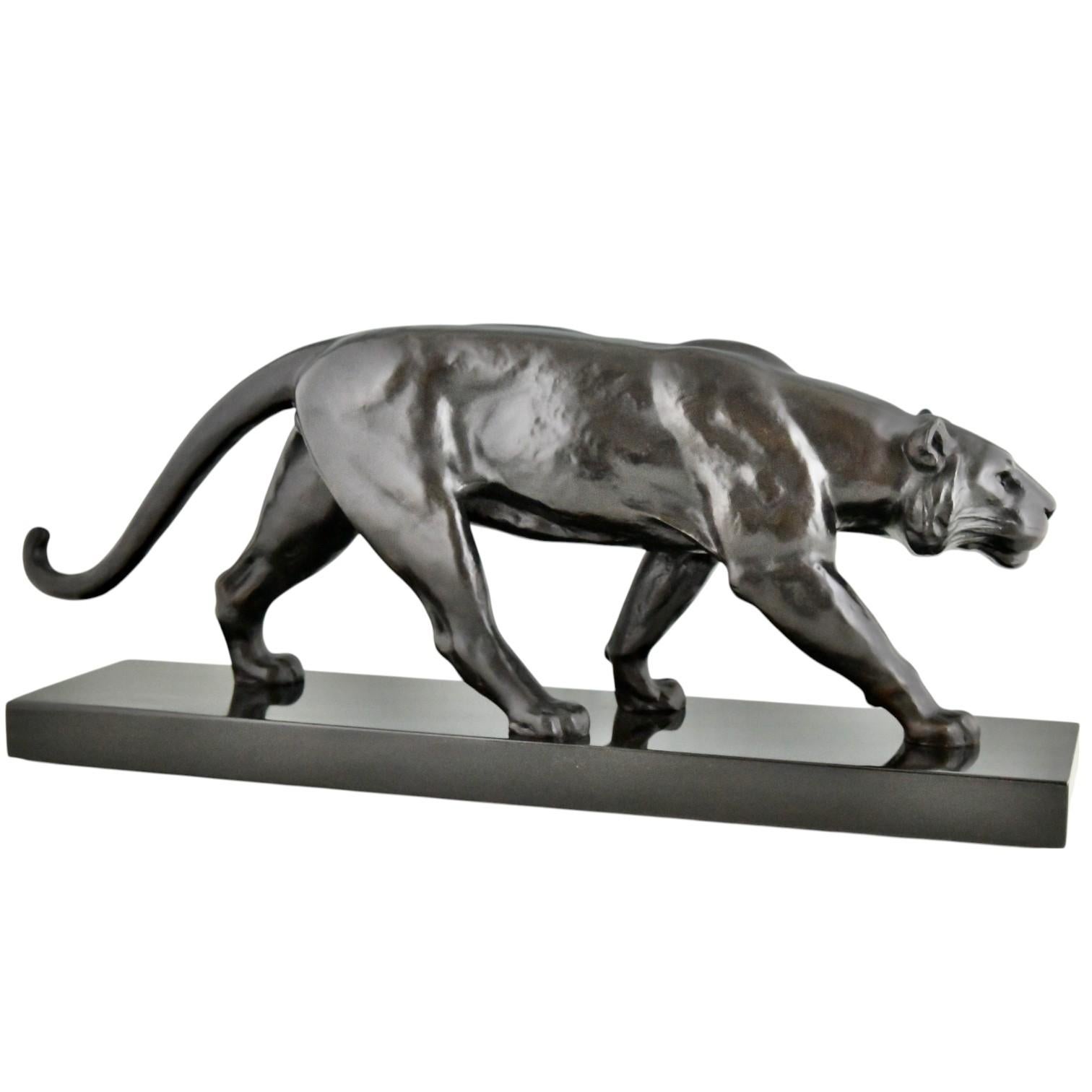 Art Deco Bronze Panther Sculpture Alexandre Ouline Black patina France, 1930 In Good Condition For Sale In Antwerp, BE