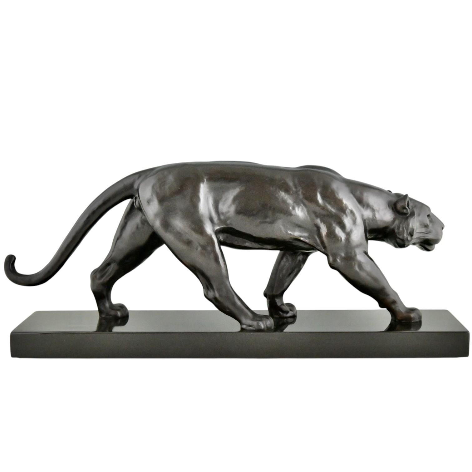Mid-20th Century Art Deco Bronze Panther Sculpture Alexandre Ouline Black patina France, 1930 For Sale