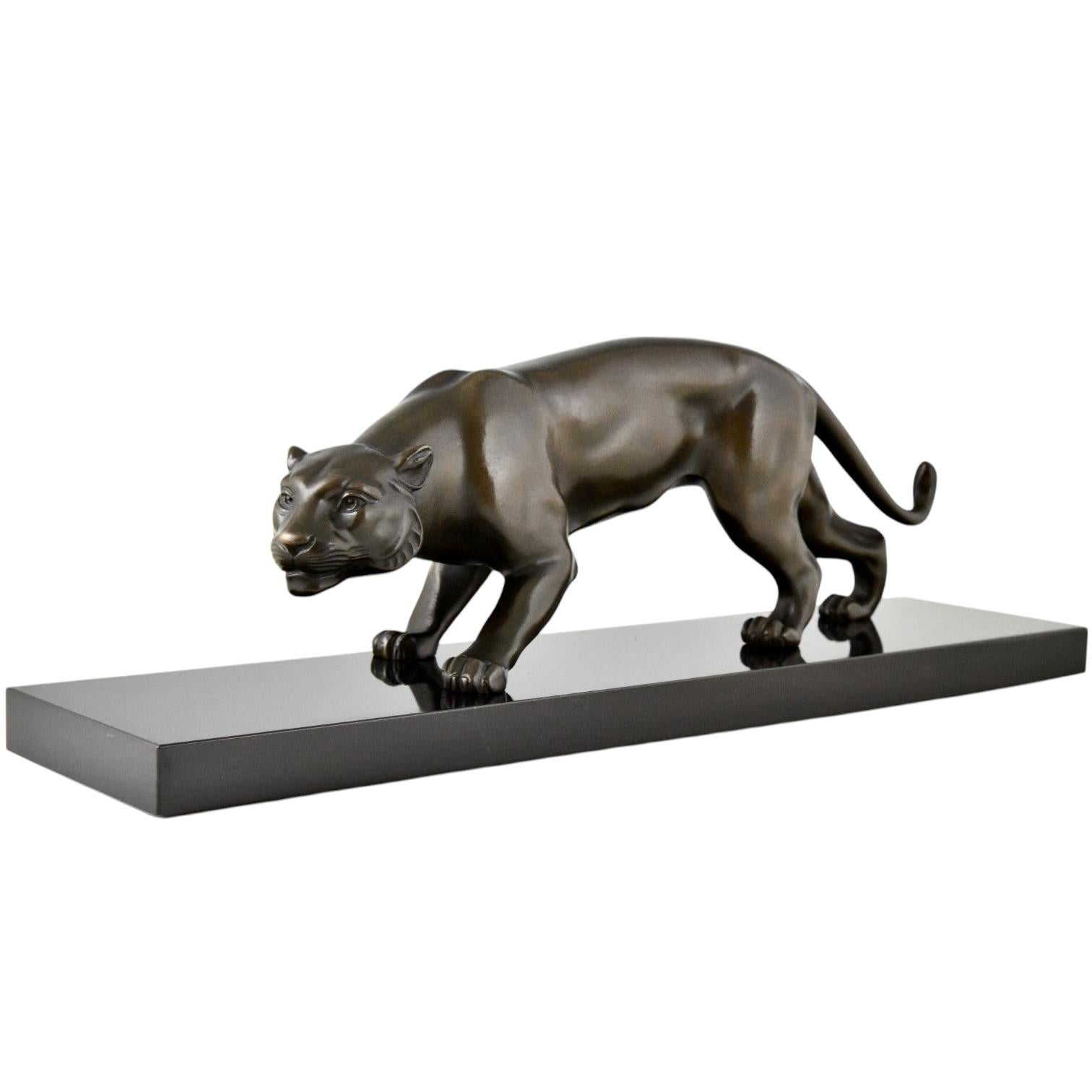 Art déco Sculpture de panthère Art Déco de F. Bauer sur socle en marbre, Autriche, 1930.