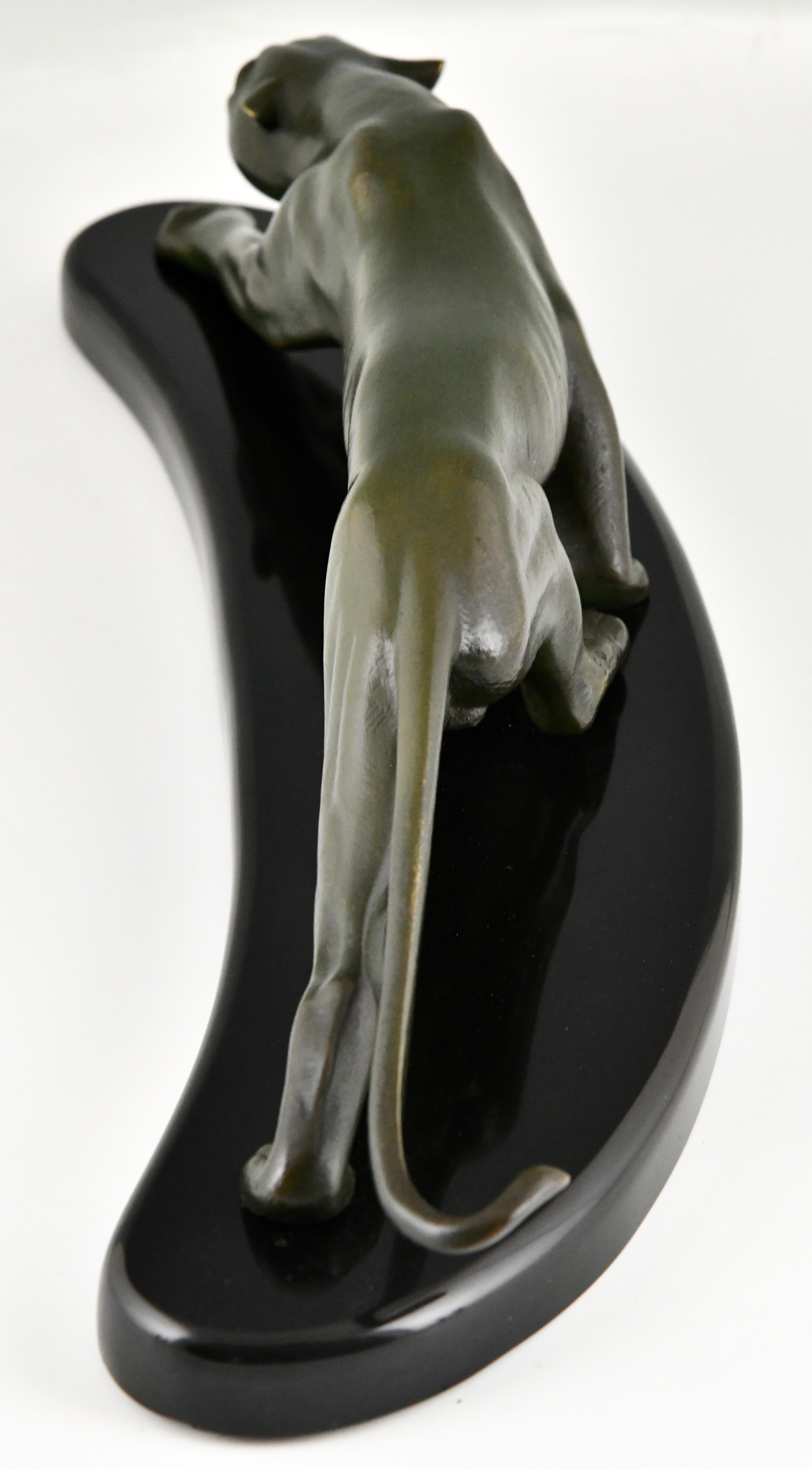 Bronze Art Deco bronze panther sculpture by Georges Lavroff 1925