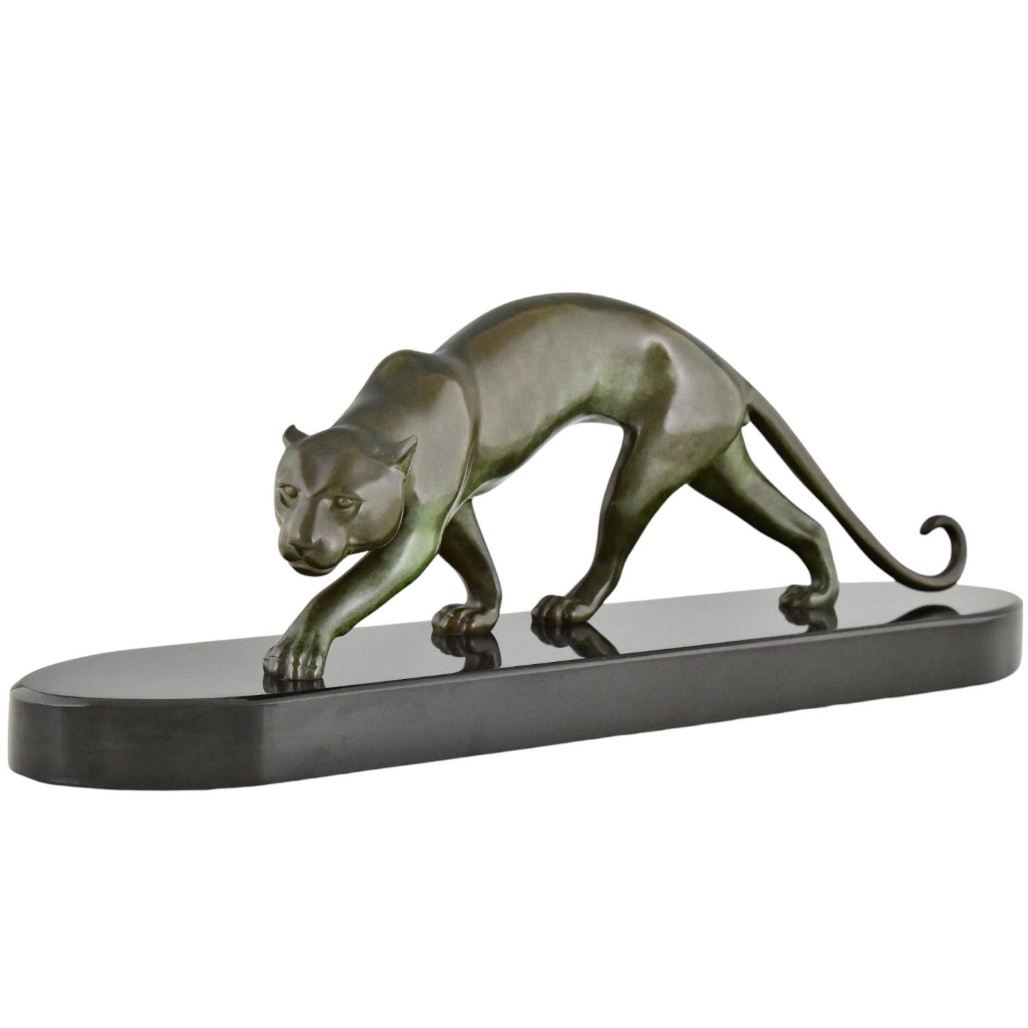 Art déco Sculpture de panthère en bronze Art Déco de Georges Lavroff France 1945 en vente
