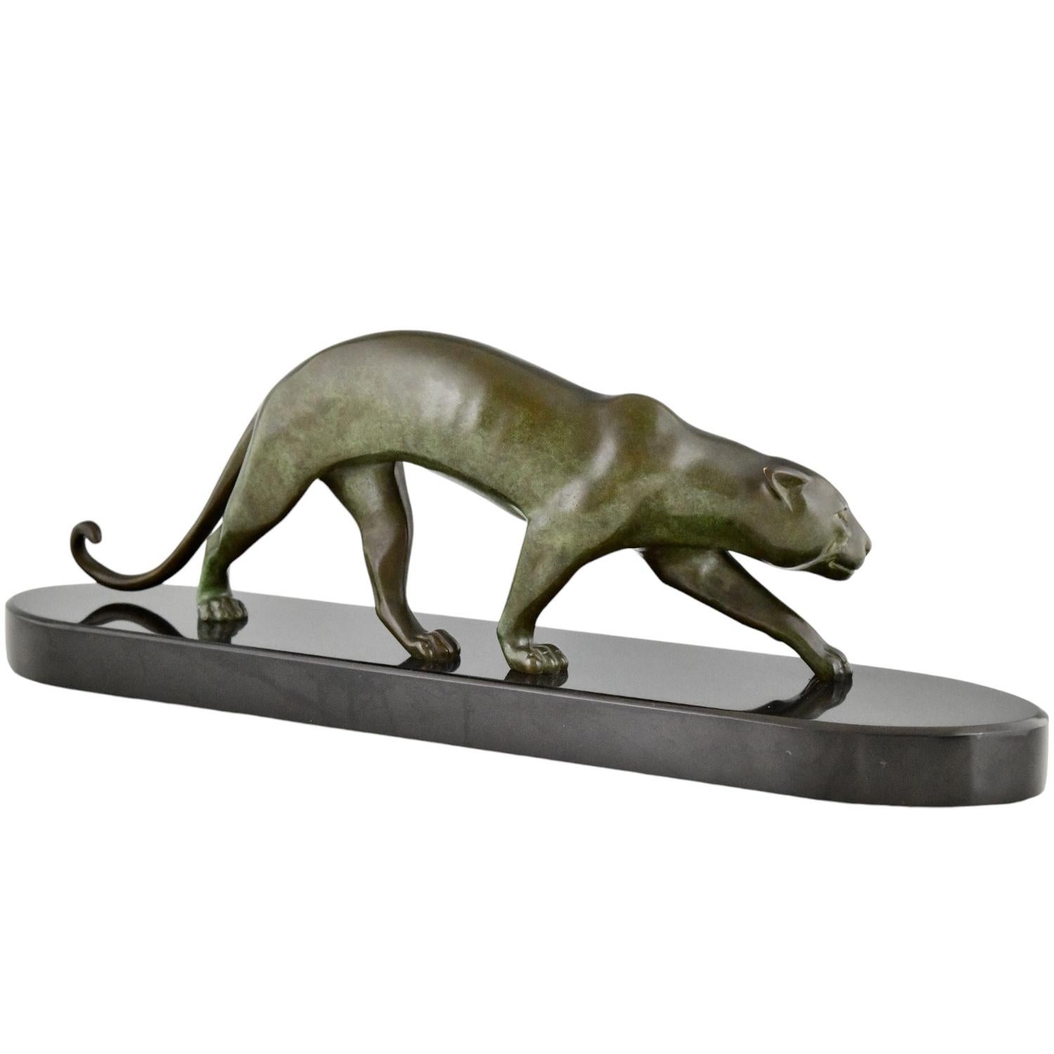 Patiné Sculpture de panthère en bronze Art Déco de Georges Lavroff France 1945 en vente