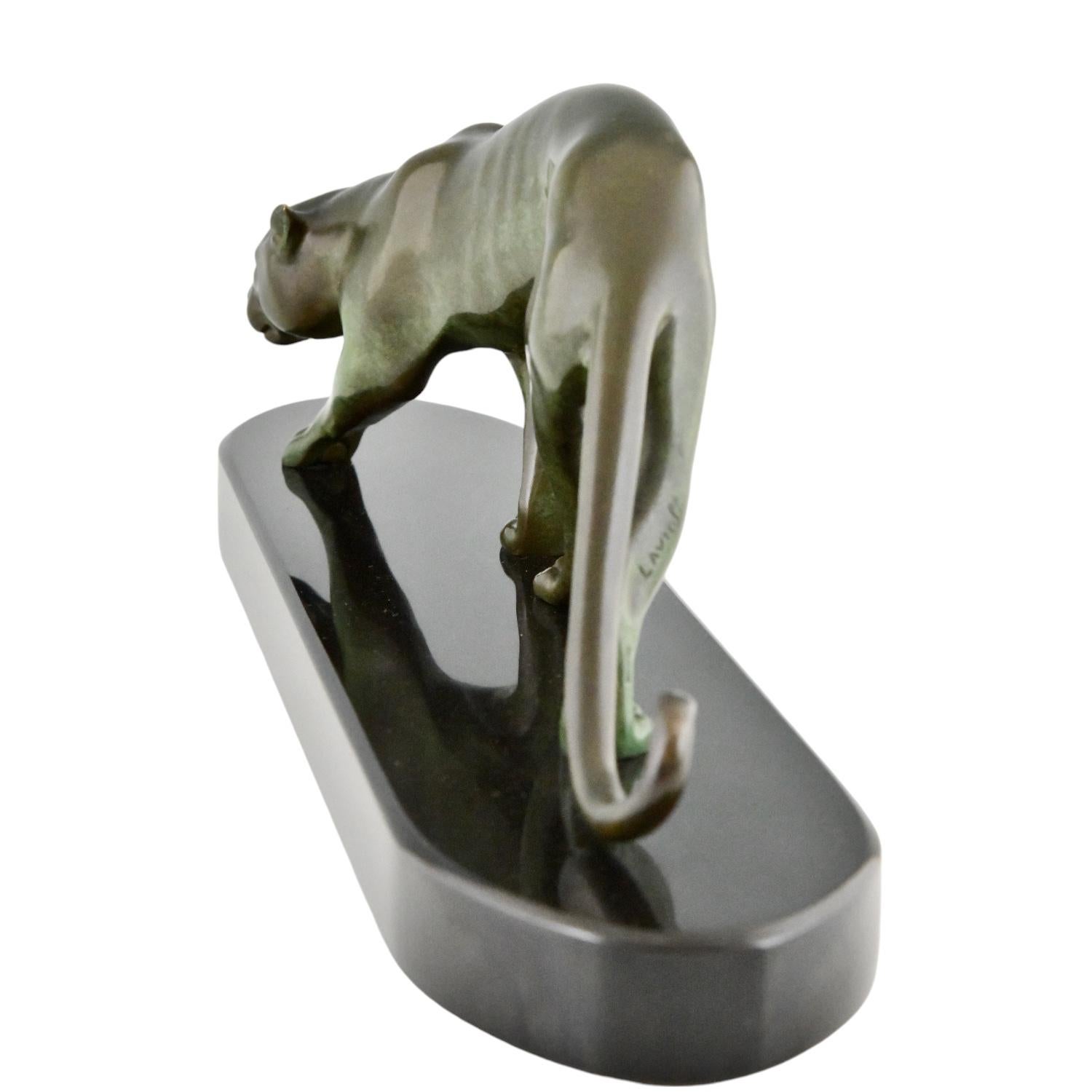 Bronze Sculpture de panthère en bronze Art Déco de Georges Lavroff France 1945 en vente