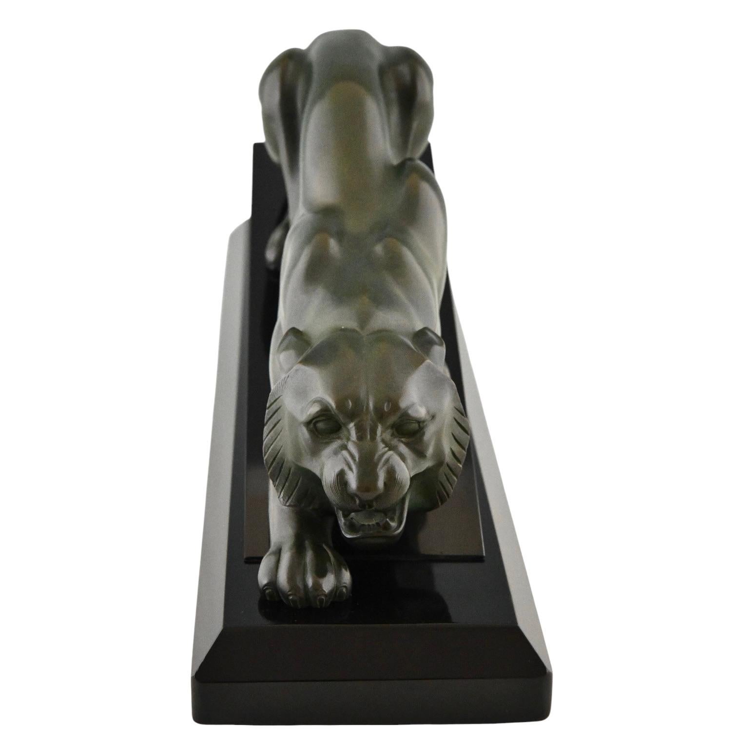 Francese Scultura di pantera in bronzo Art Deco di Georges Lavroff, numerata, 1935. in vendita