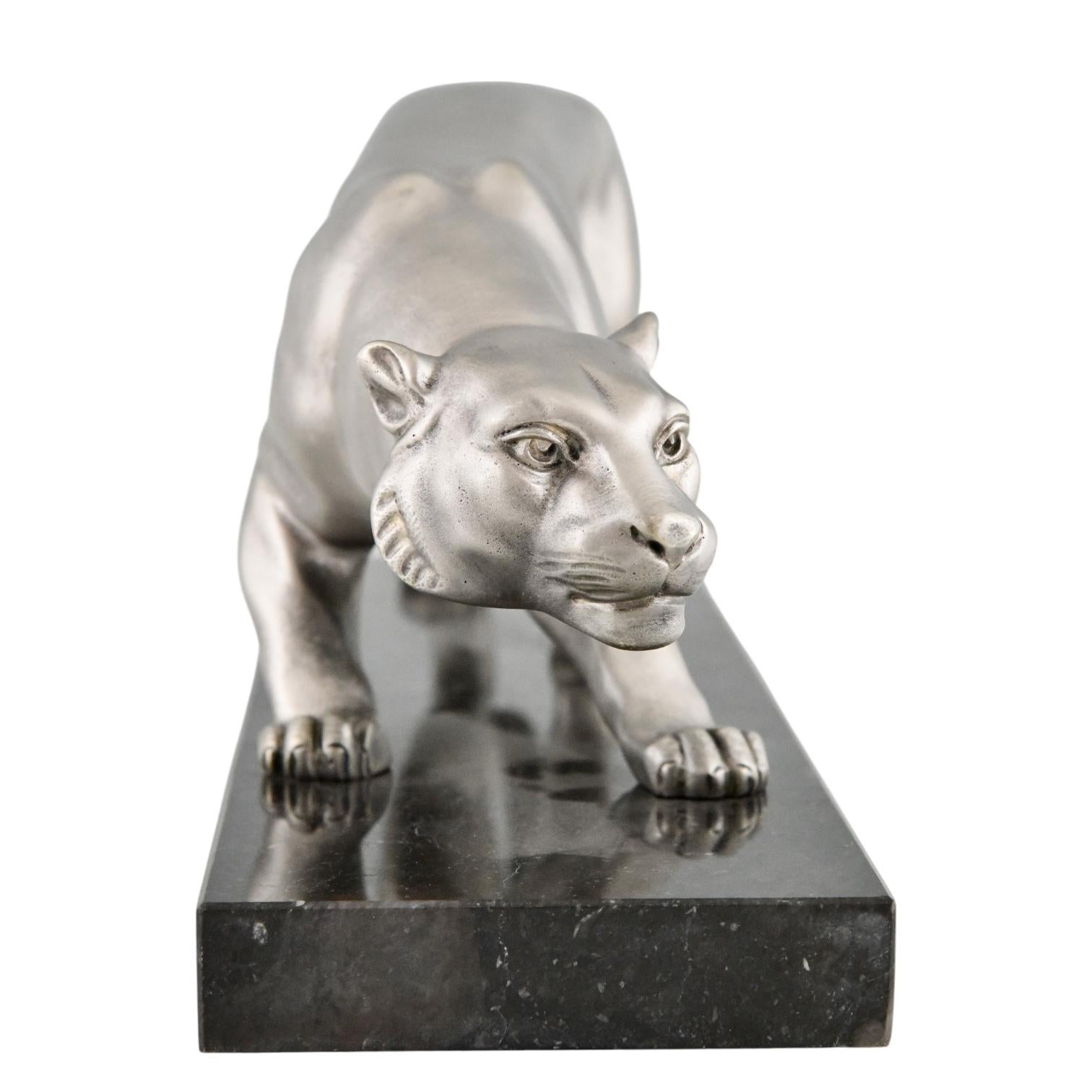 Art déco Sculpture de panthère en bronze Art Déco signée J. Brault en vente