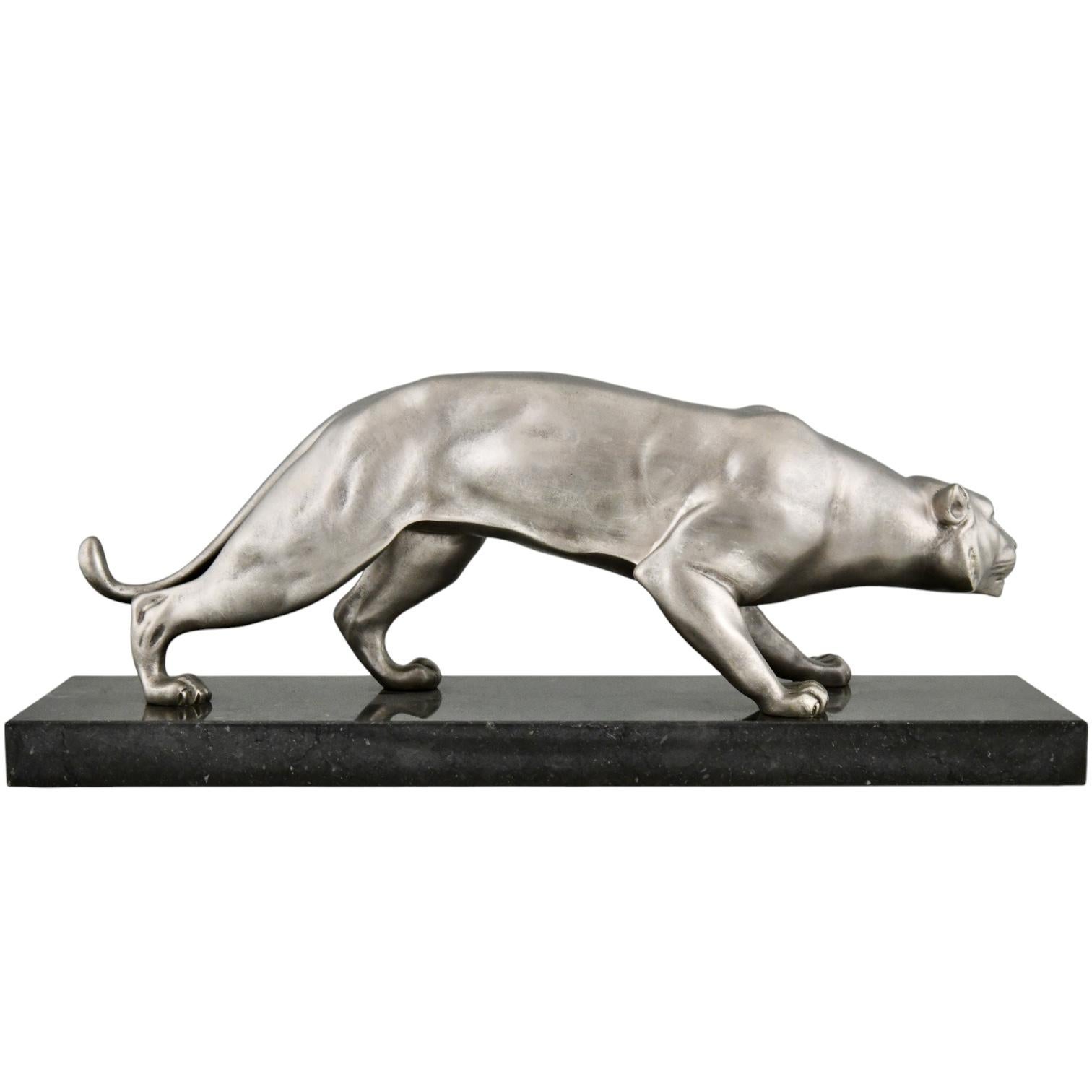 Français Sculpture de panthère en bronze Art Déco signée J. Brault en vente