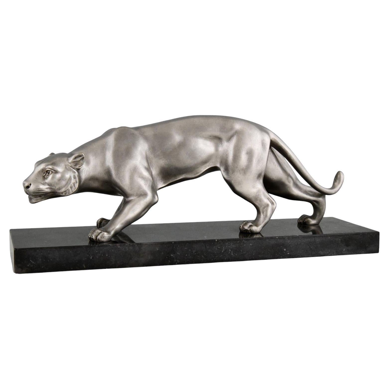 Sculpture de panthère en bronze Art Déco signée J. Brault en vente