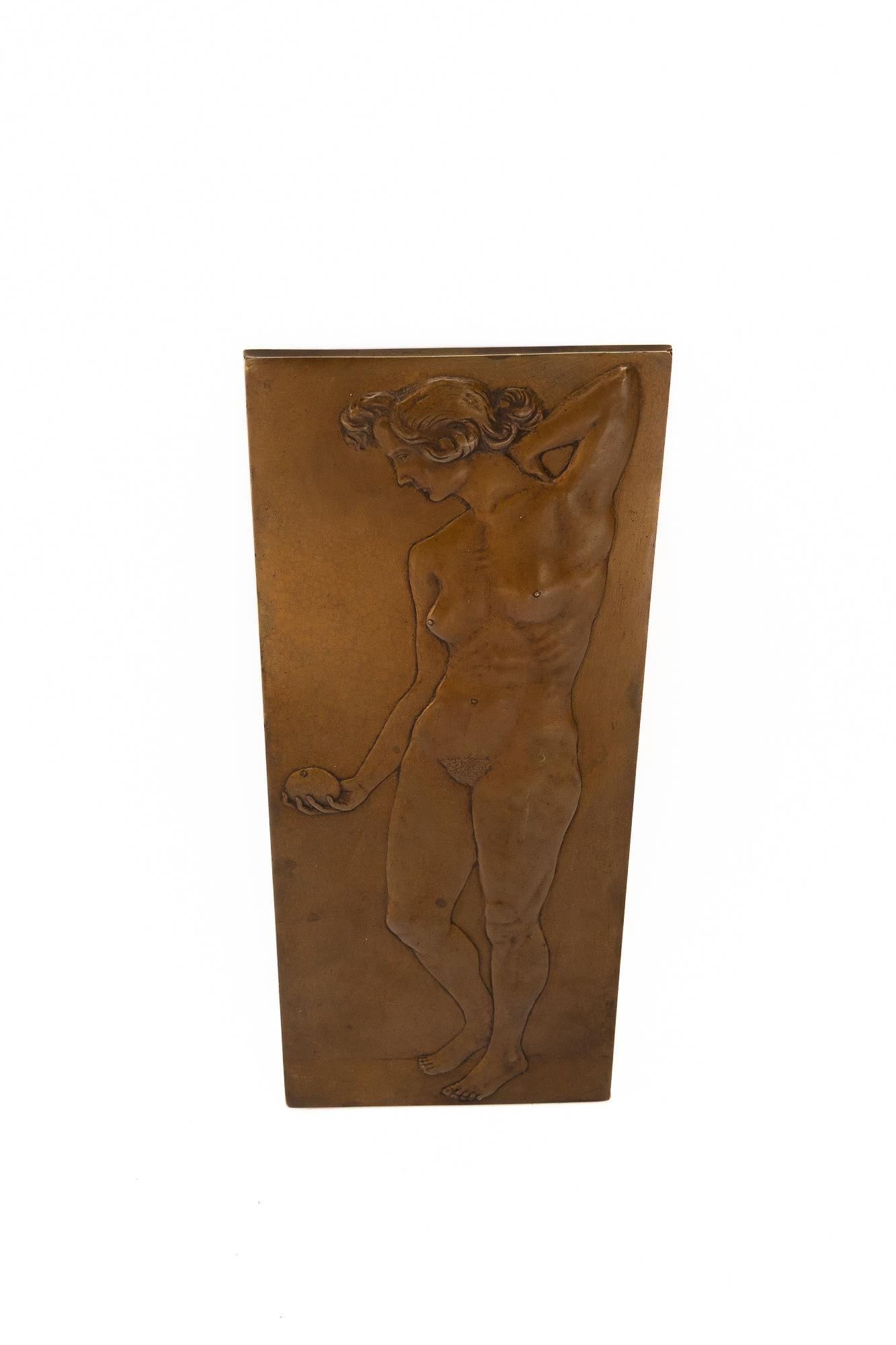 Relieve de bronce con mujeres desnudas motiv pátina original hacia 1920
Pátina original
Estado original