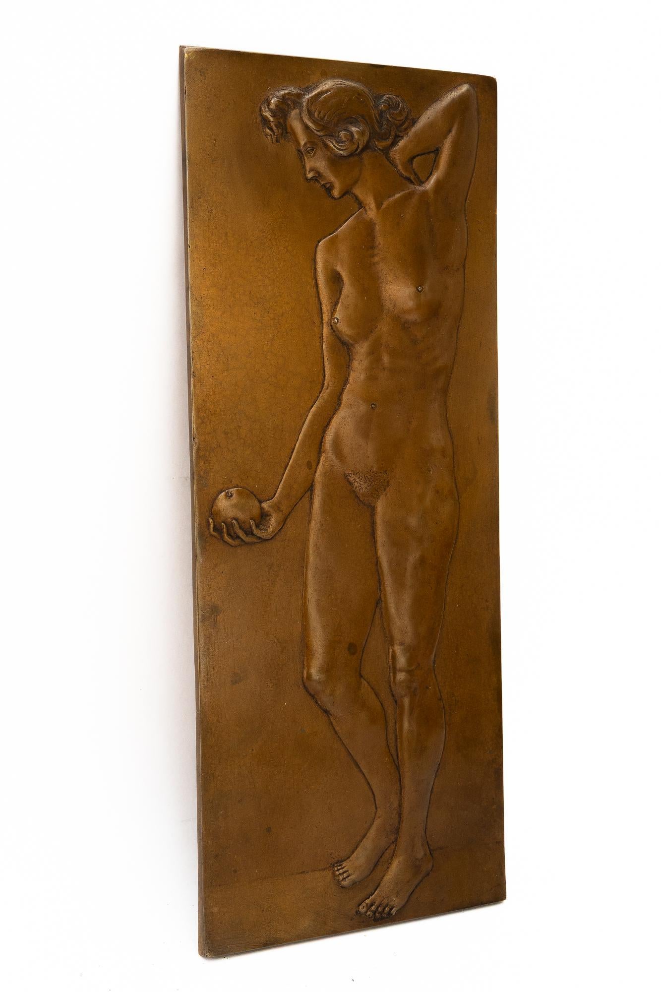 Art Decó Relieve de bronce con mujeres desnudas motiv pátina original alrededor de 1920 en Bueno estado para la venta en Wien, AT