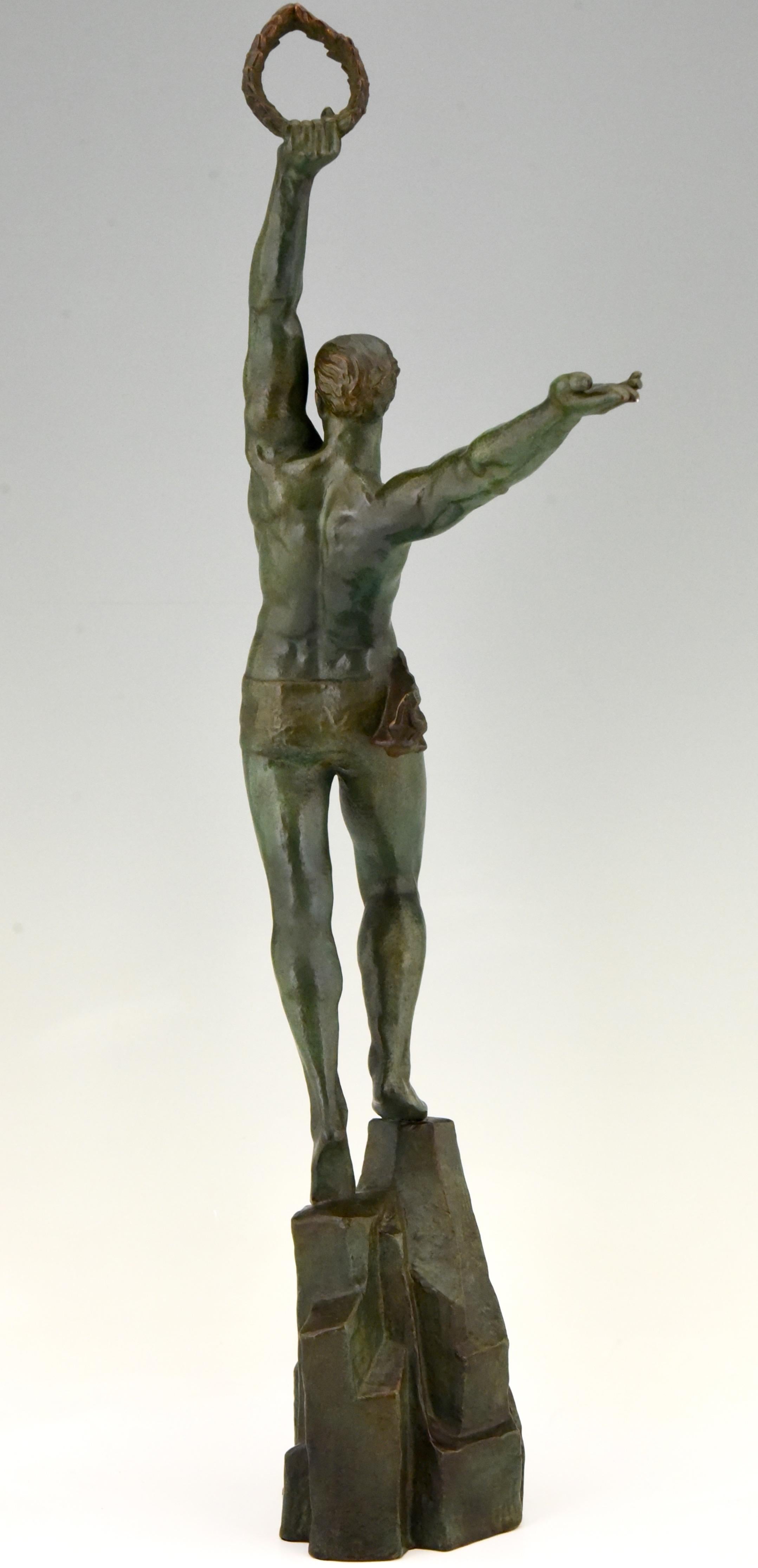 Art Deco Bronze Sculpture Athlete with Laurel Wreath by Pierre Le Faguays, 1929 In Good Condition In Antwerp, BE