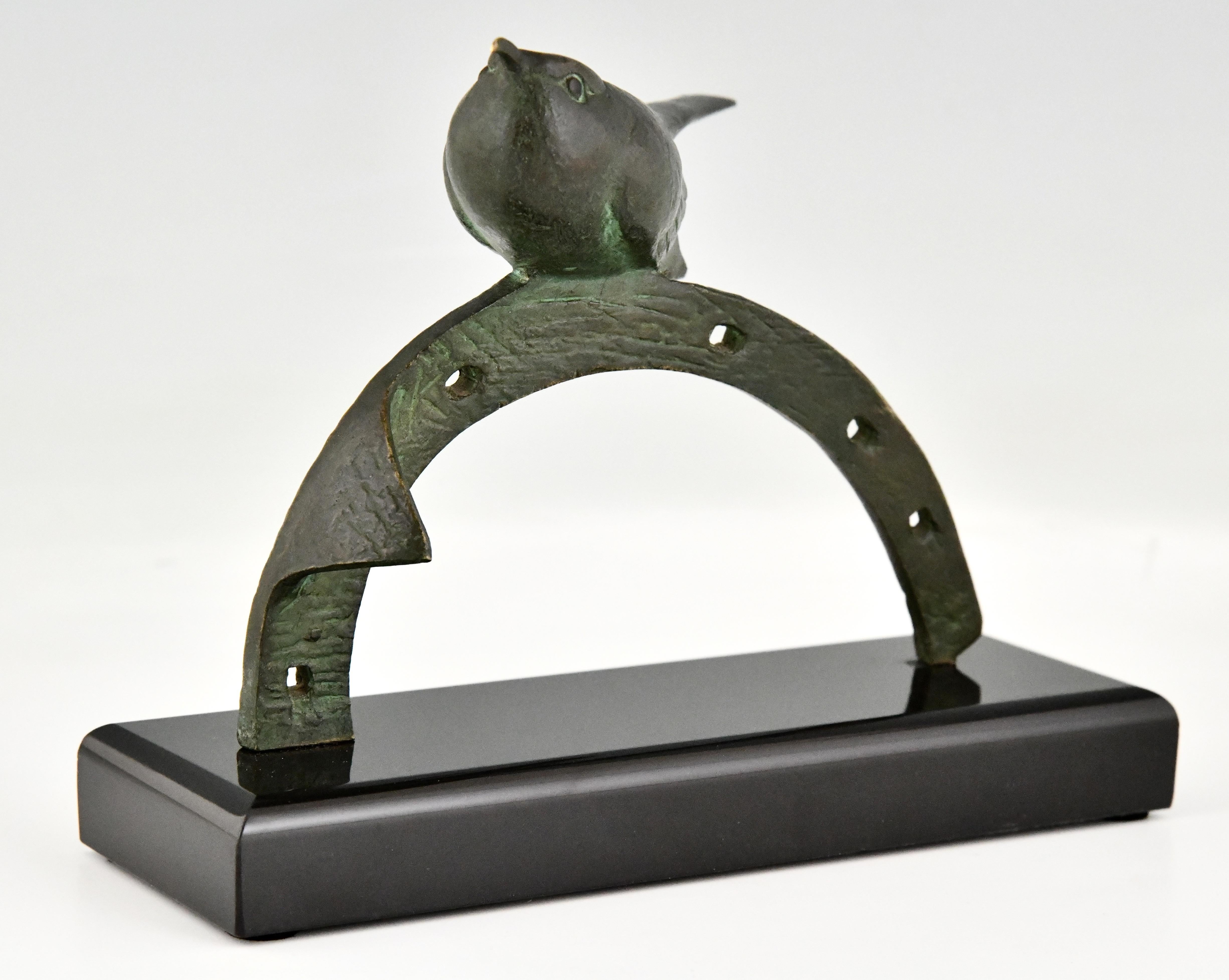 Art Deco Bronze Skulptur Vogel auf Hufeisen von André Vincent Becquerel 1930 im Angebot 3