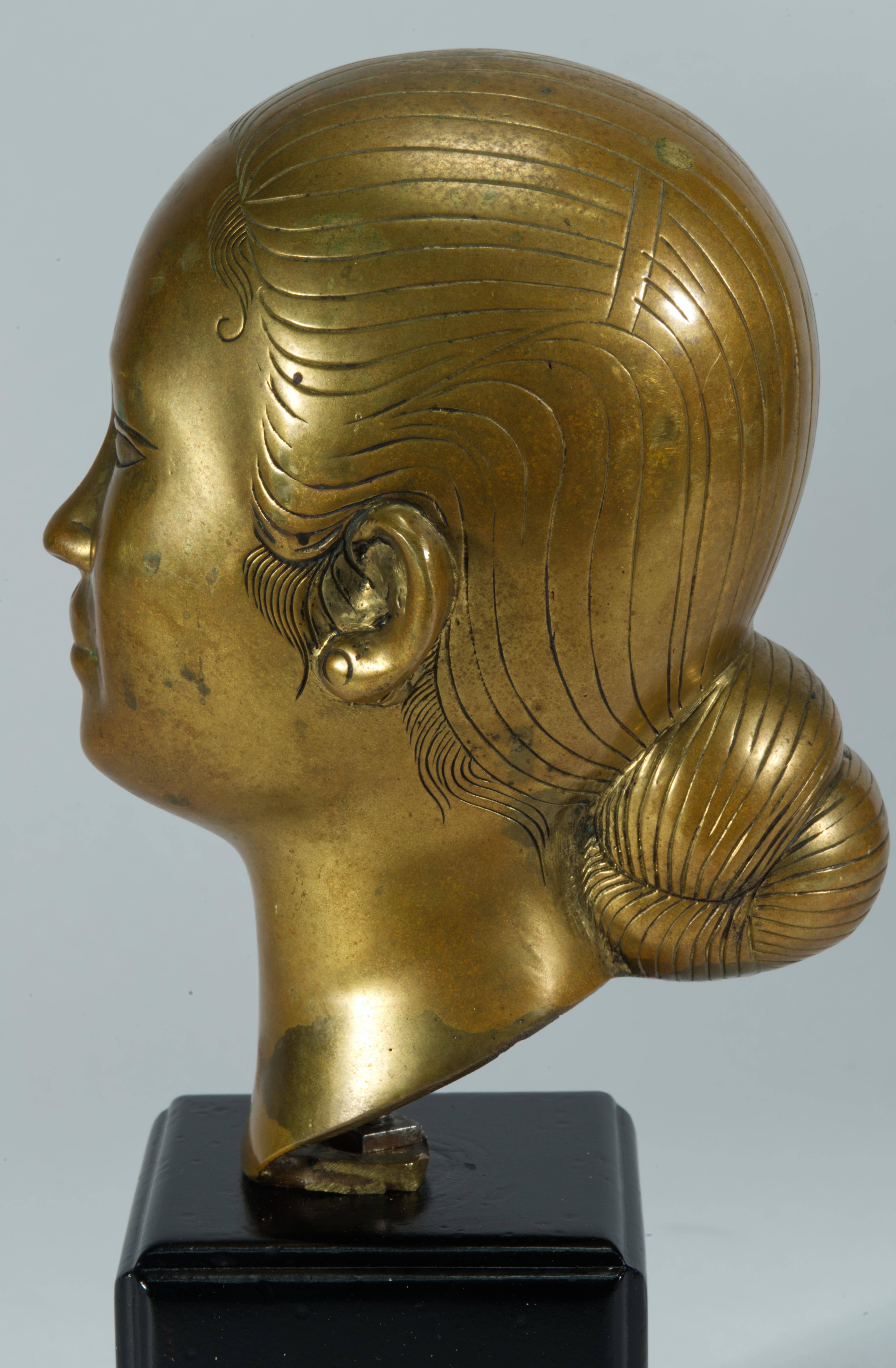 Art Déco Busto di scultura in bronzo Art Deco attribuito a Nguyen Le Thanh Le in vendita