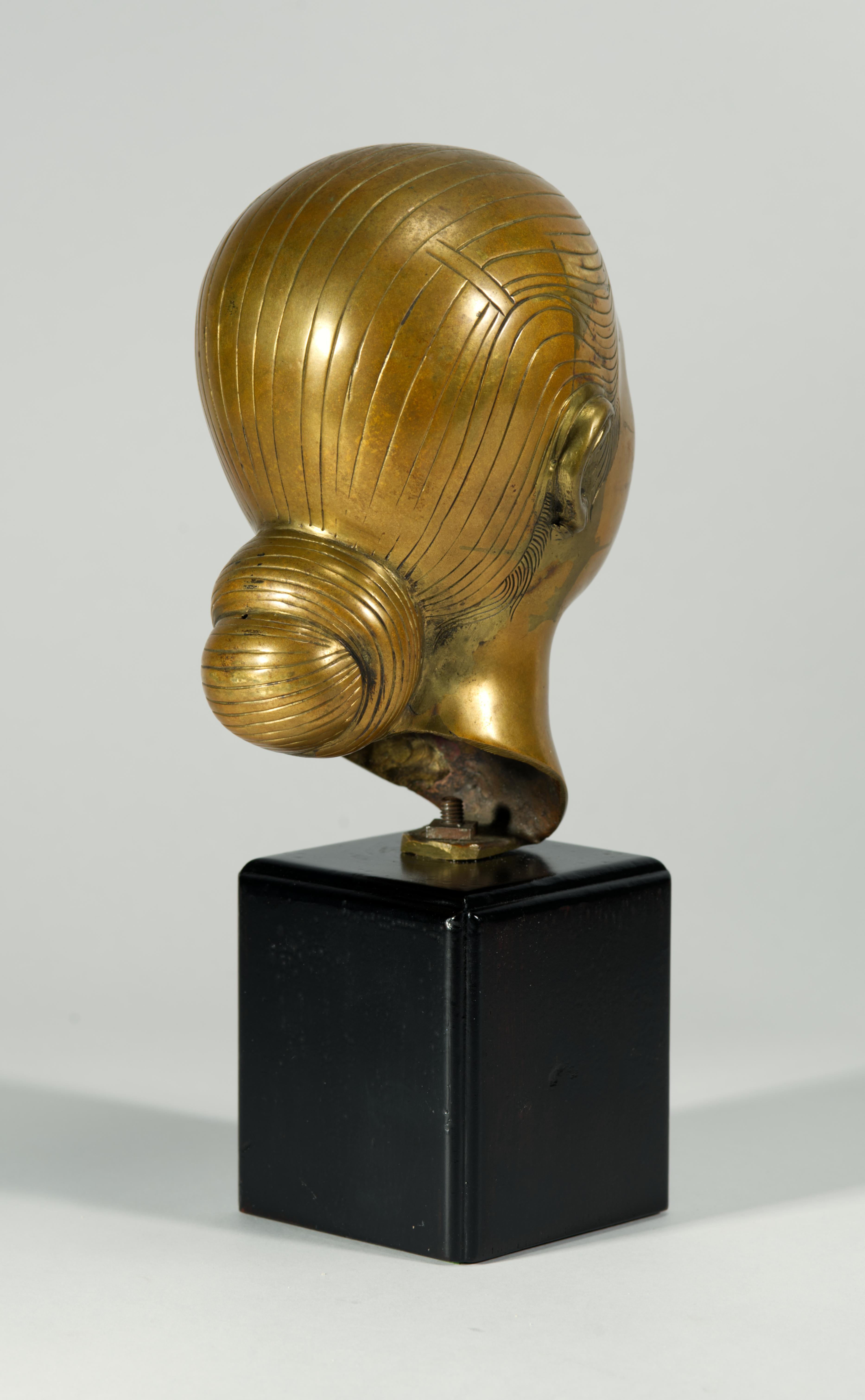 Bronzo Busto di scultura in bronzo Art Deco attribuito a Nguyen Le Thanh Le in vendita