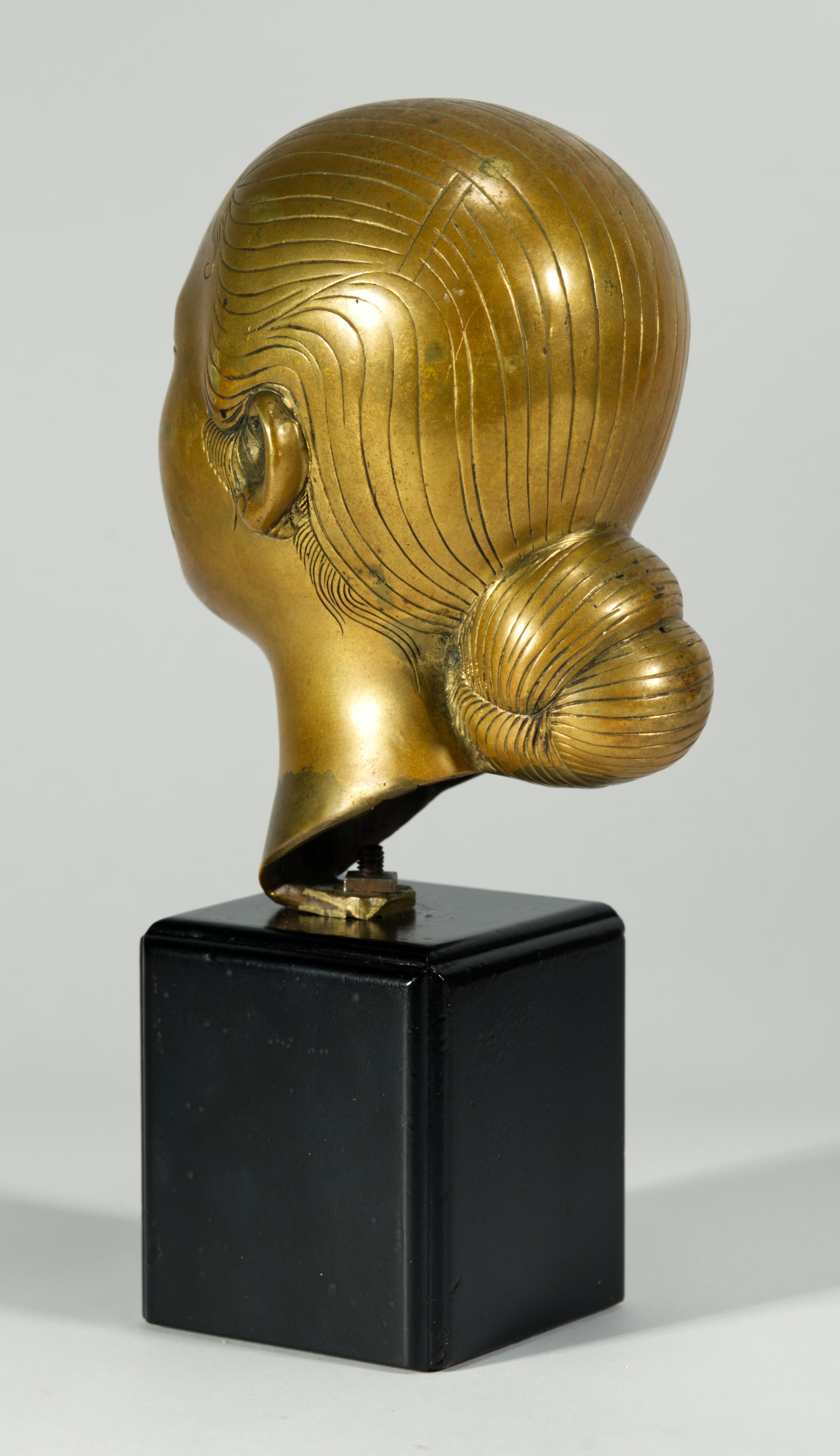 Busto di scultura in bronzo Art Deco attribuito a Nguyen Le Thanh Le in vendita 1