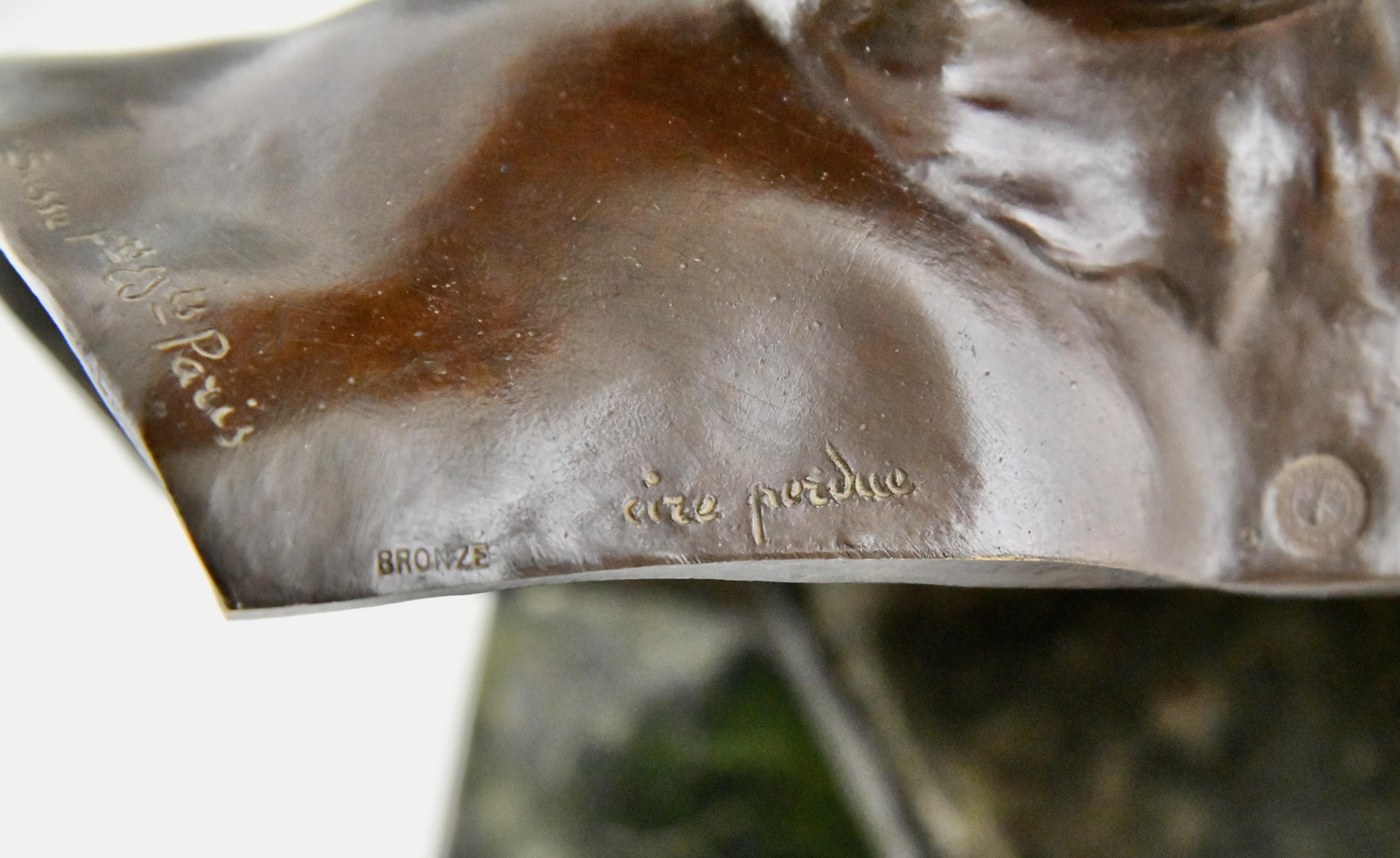 Scultura in bronzo Art Deco con busto di Achille di Constant Roux, 1920 in vendita 2