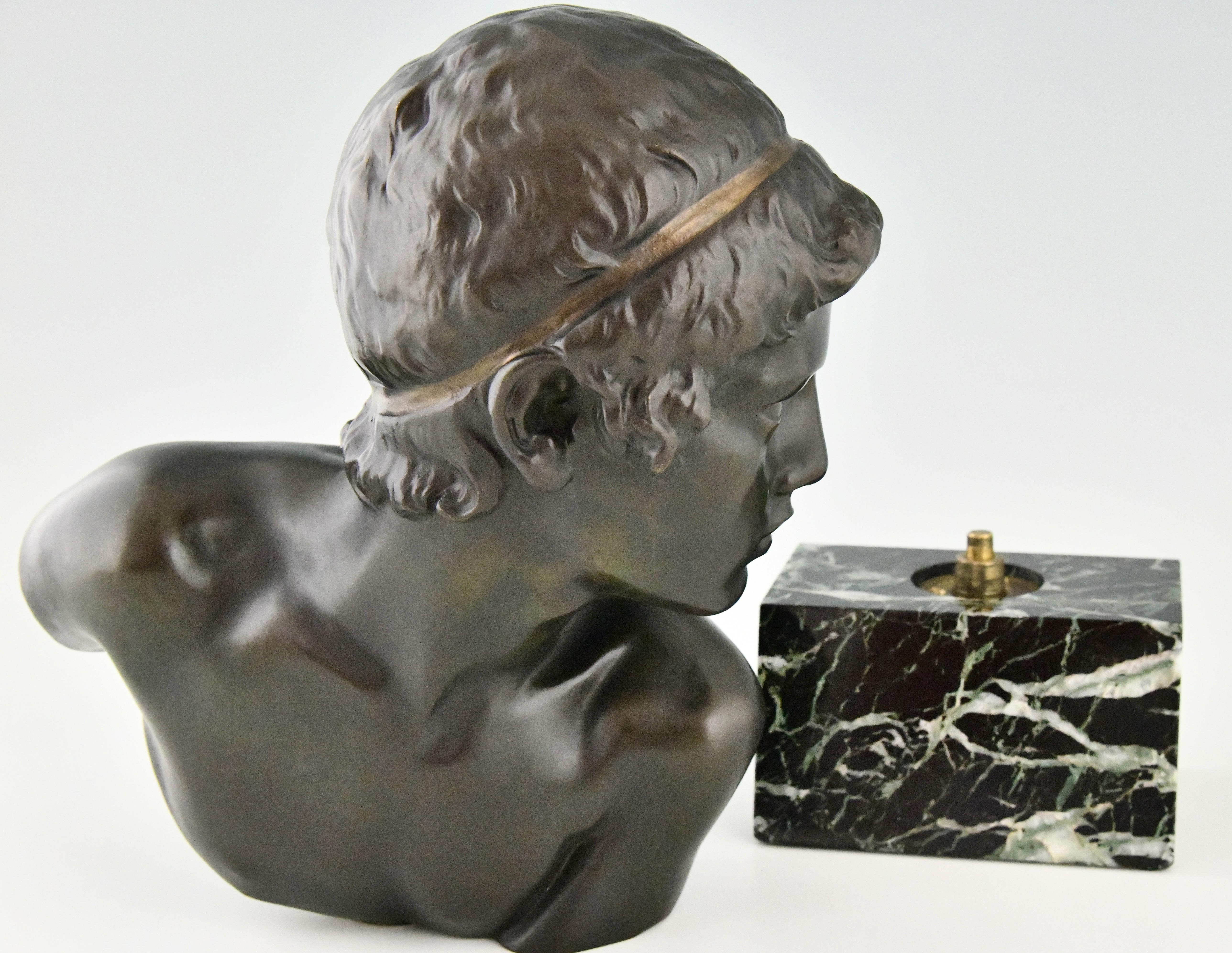 Scultura in bronzo Art Deco con busto del giovane Achille di Constant Roux, 1920 in vendita 3