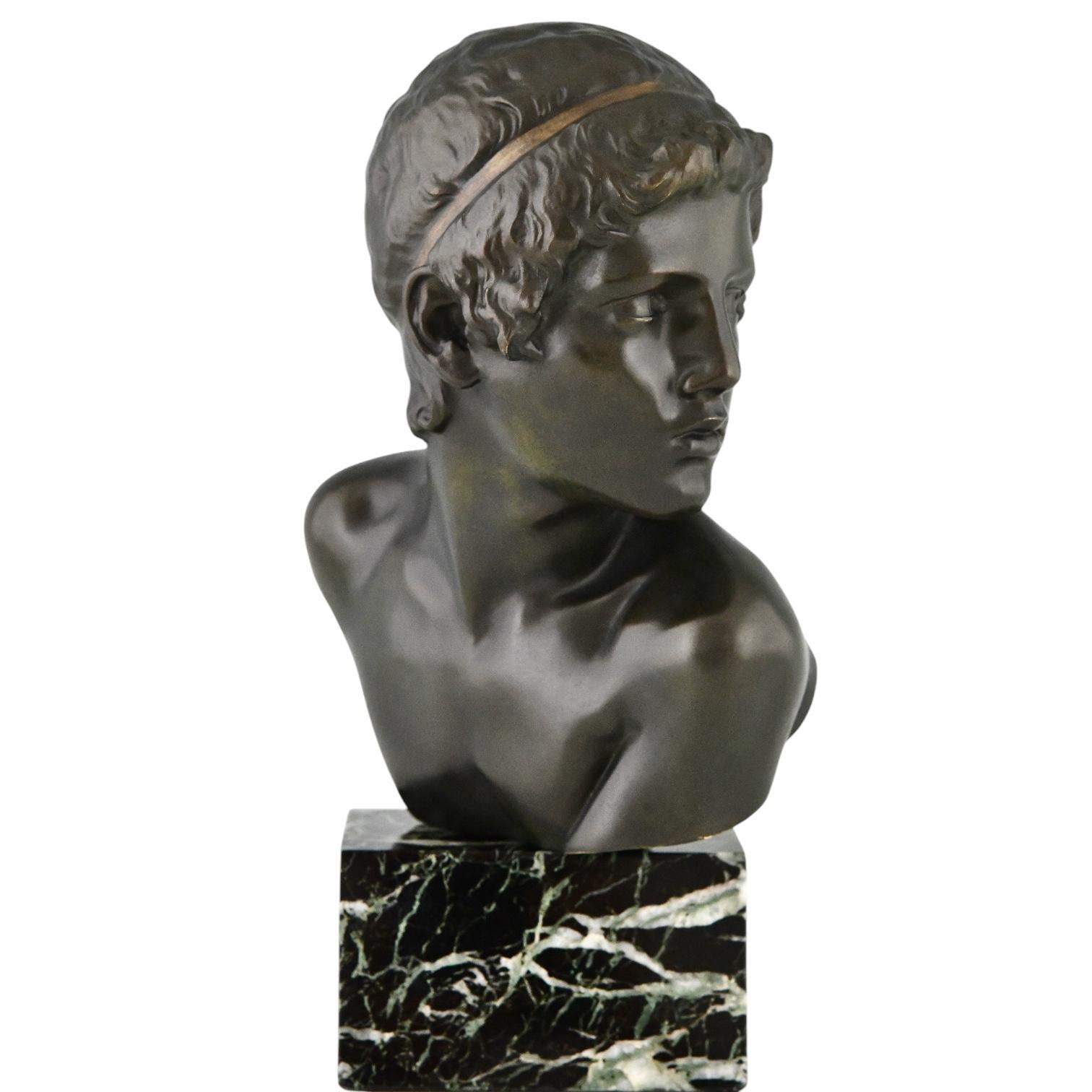 Art Déco Scultura in bronzo Art Deco con busto del giovane Achille di Constant Roux, 1920 in vendita