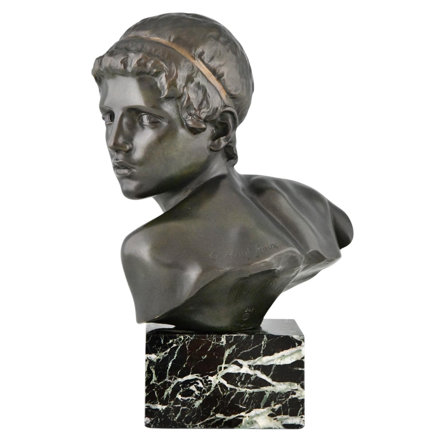Patinato Scultura in bronzo Art Deco con busto del giovane Achille di Constant Roux, 1920 in vendita