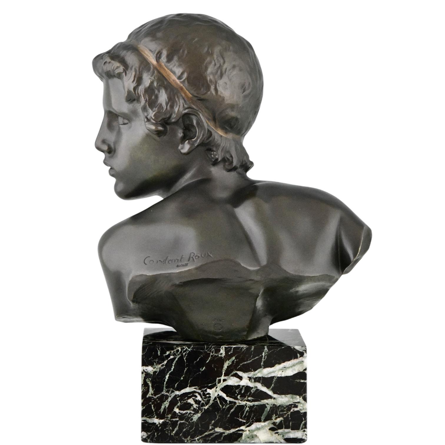 Scultura in bronzo Art Deco con busto del giovane Achille di Constant Roux, 1920 In condizioni buone in vendita a Antwerp, BE