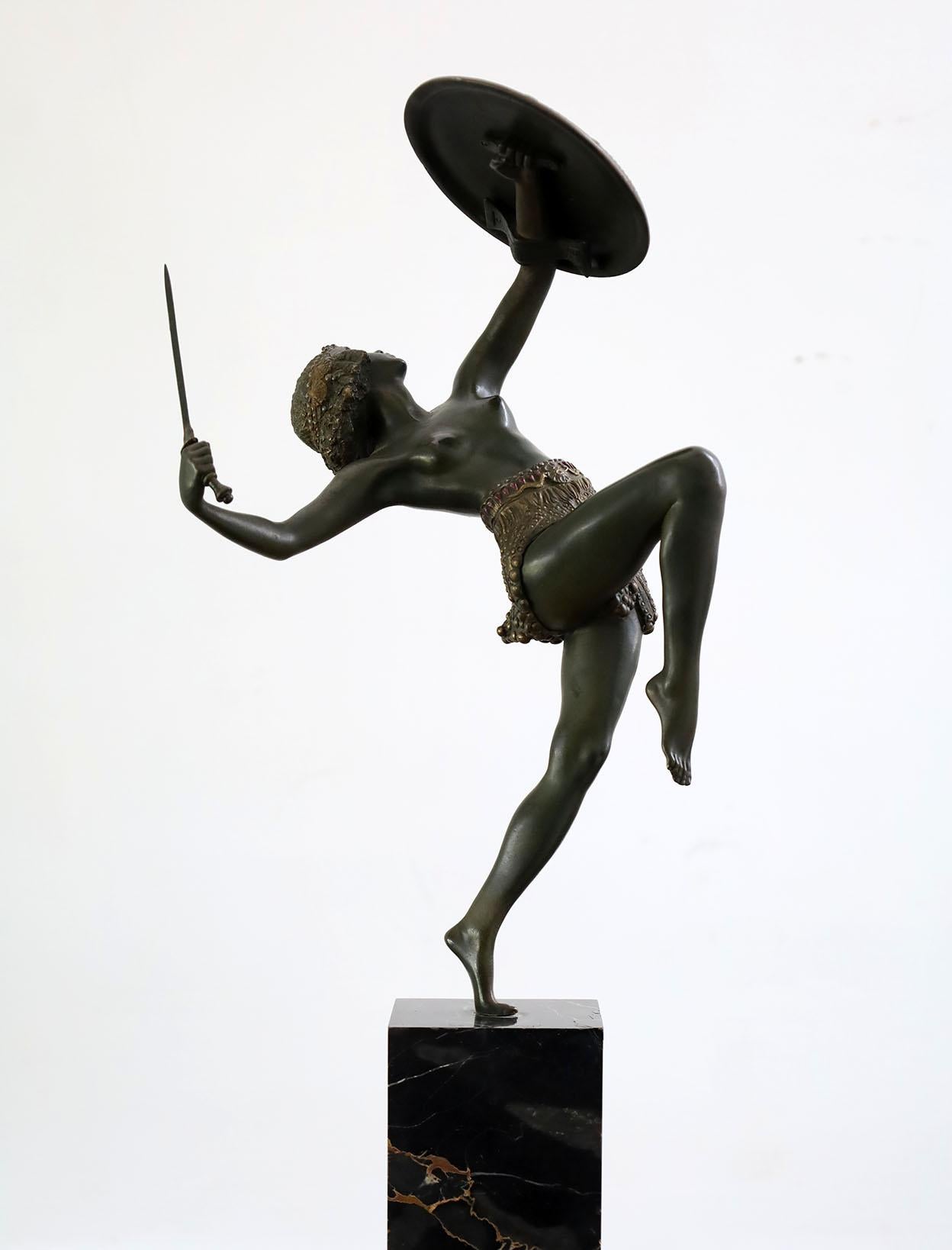 Hand-Crafted Art Deco bronze sculpture by French Artist Pierre Le Faguays, France 1930 For Sale