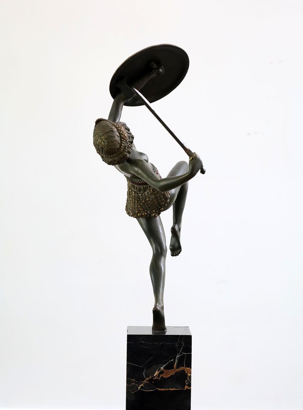 Art Deco bronze sculpture by French Artist Pierre Le Faguays, France 1930 In Good Condition For Sale In Mérida, YU
