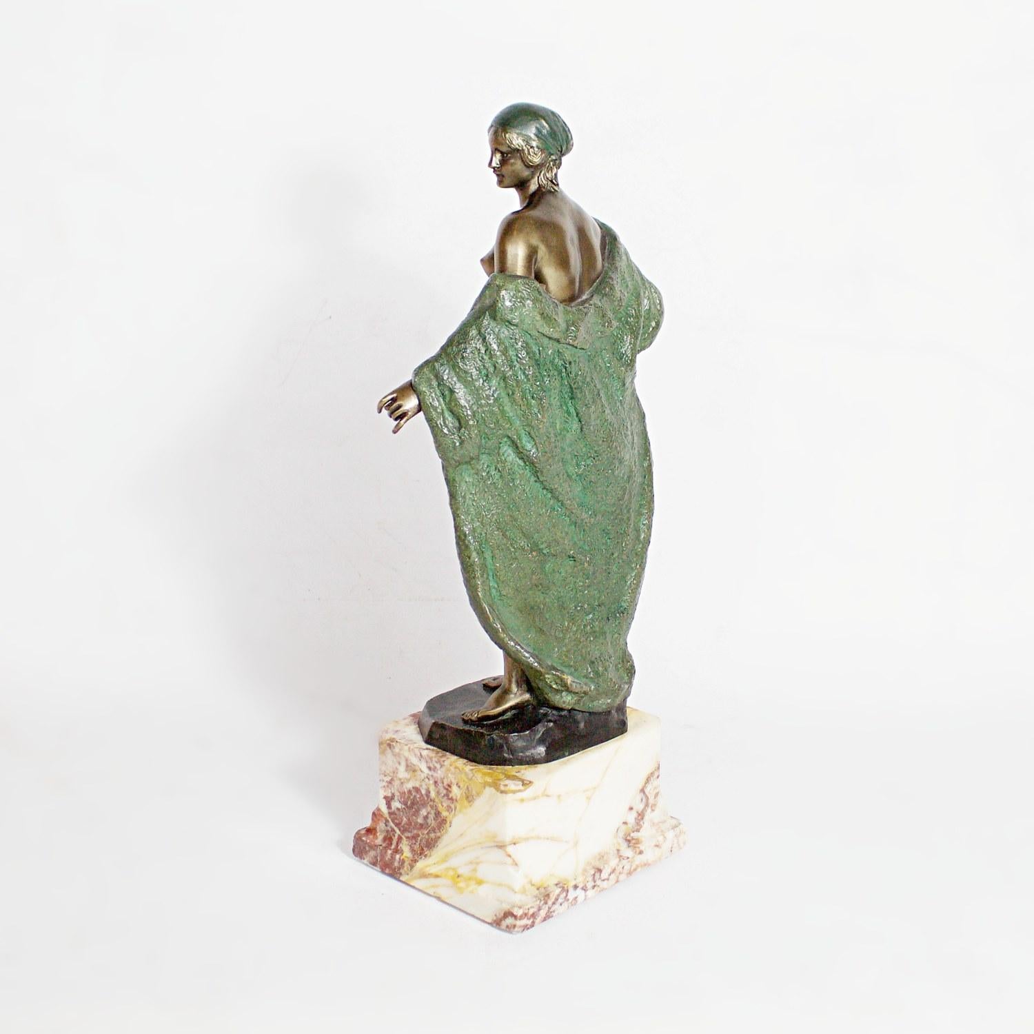 Français Sculpture en bronze Art déco de Joé Descomps, française, vers 1925 en vente