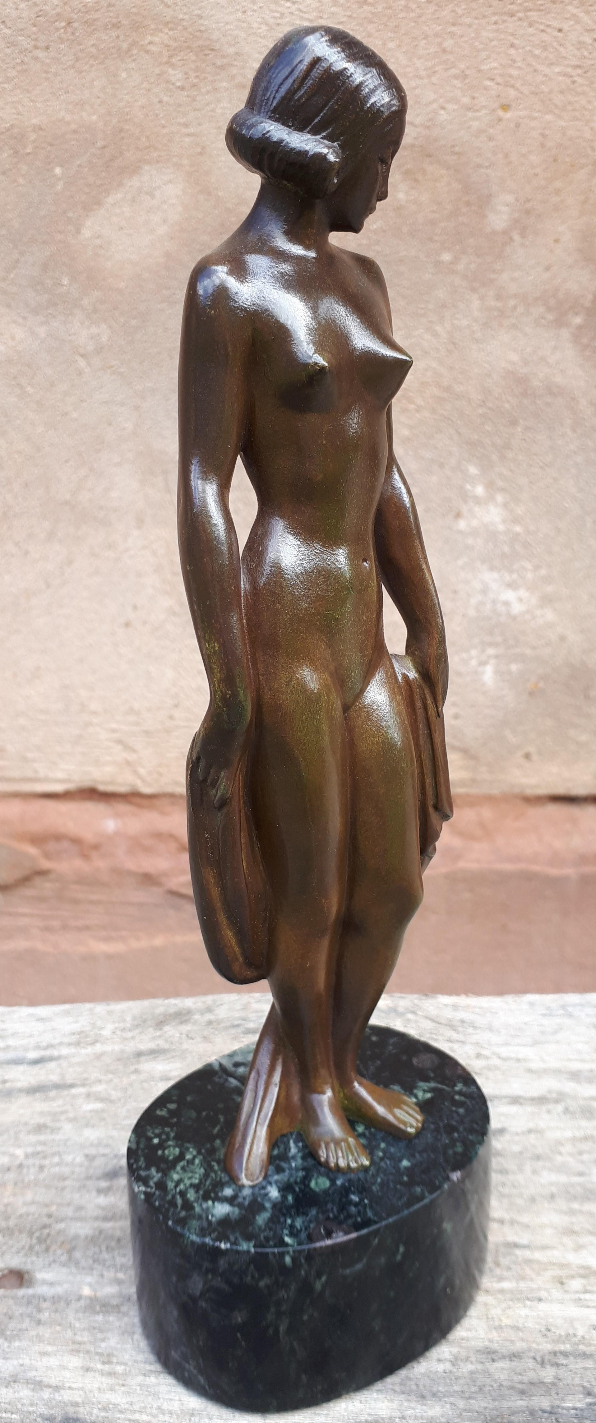 Français Sculpture Art déco en bronze de Lucien Alliot en vente